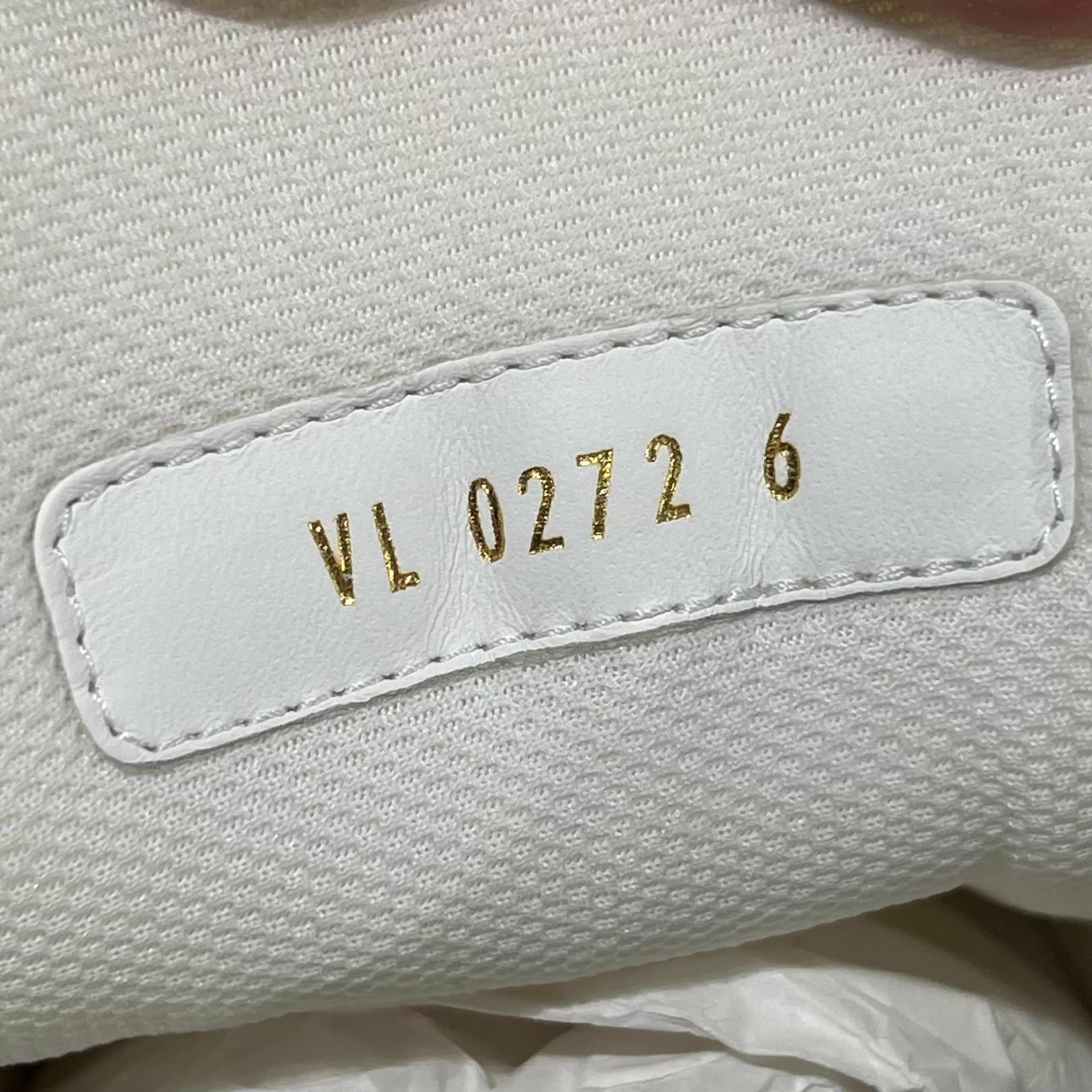Louis Vuitton White High-Top Sneakers Size 7 Size US 7 / EU 40 - 8 Thumbnail