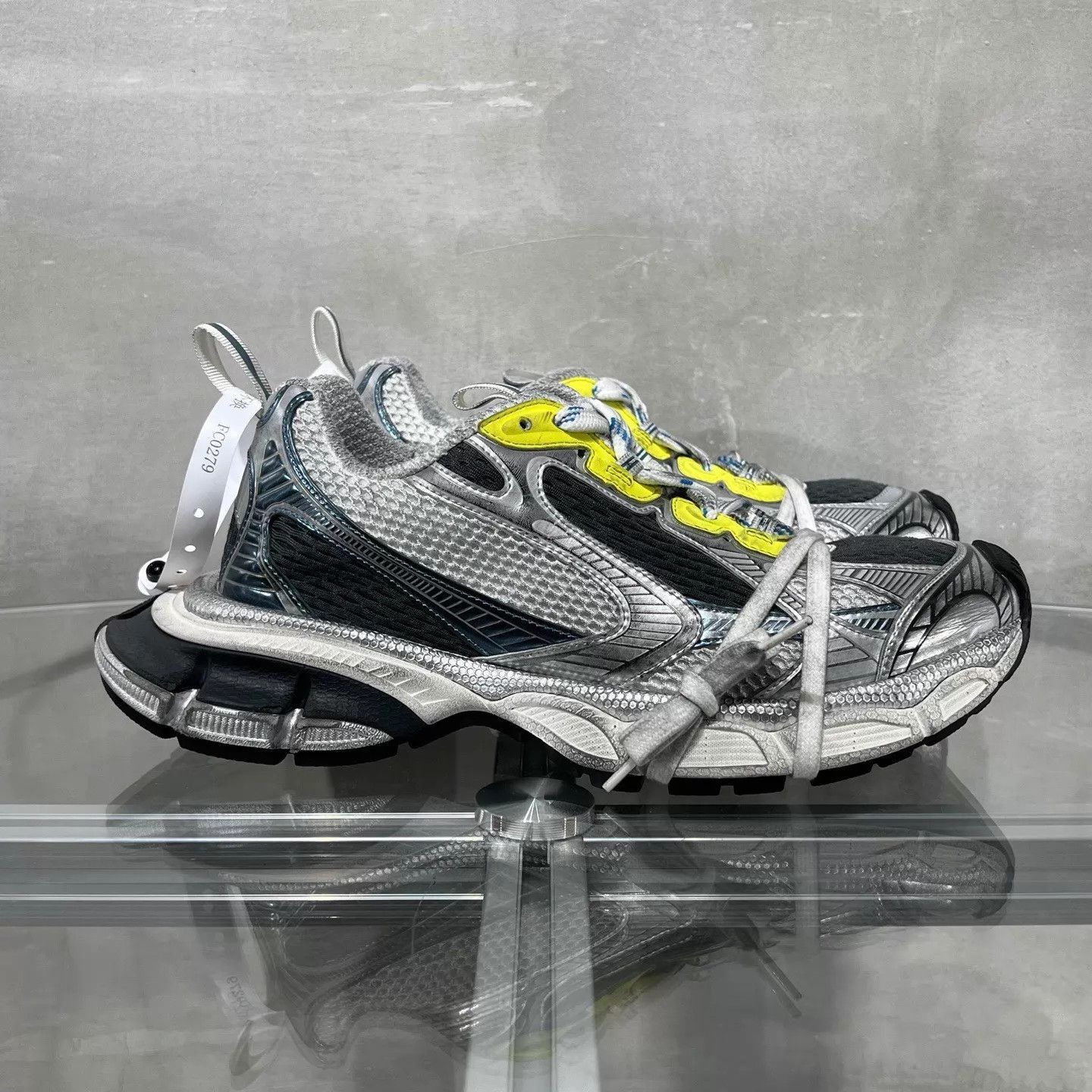 Balenciaga Silver Athletic Sneakers with Yellow Accents Size 9 Size US 9 / EU 42 - 4 Thumbnail