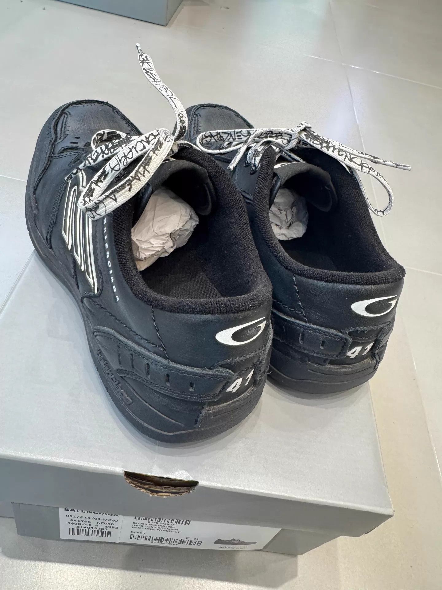 Balenciaga Black Low-Top Sneakers with Printed Laces Size US 8 / EU 41 - 3 Thumbnail