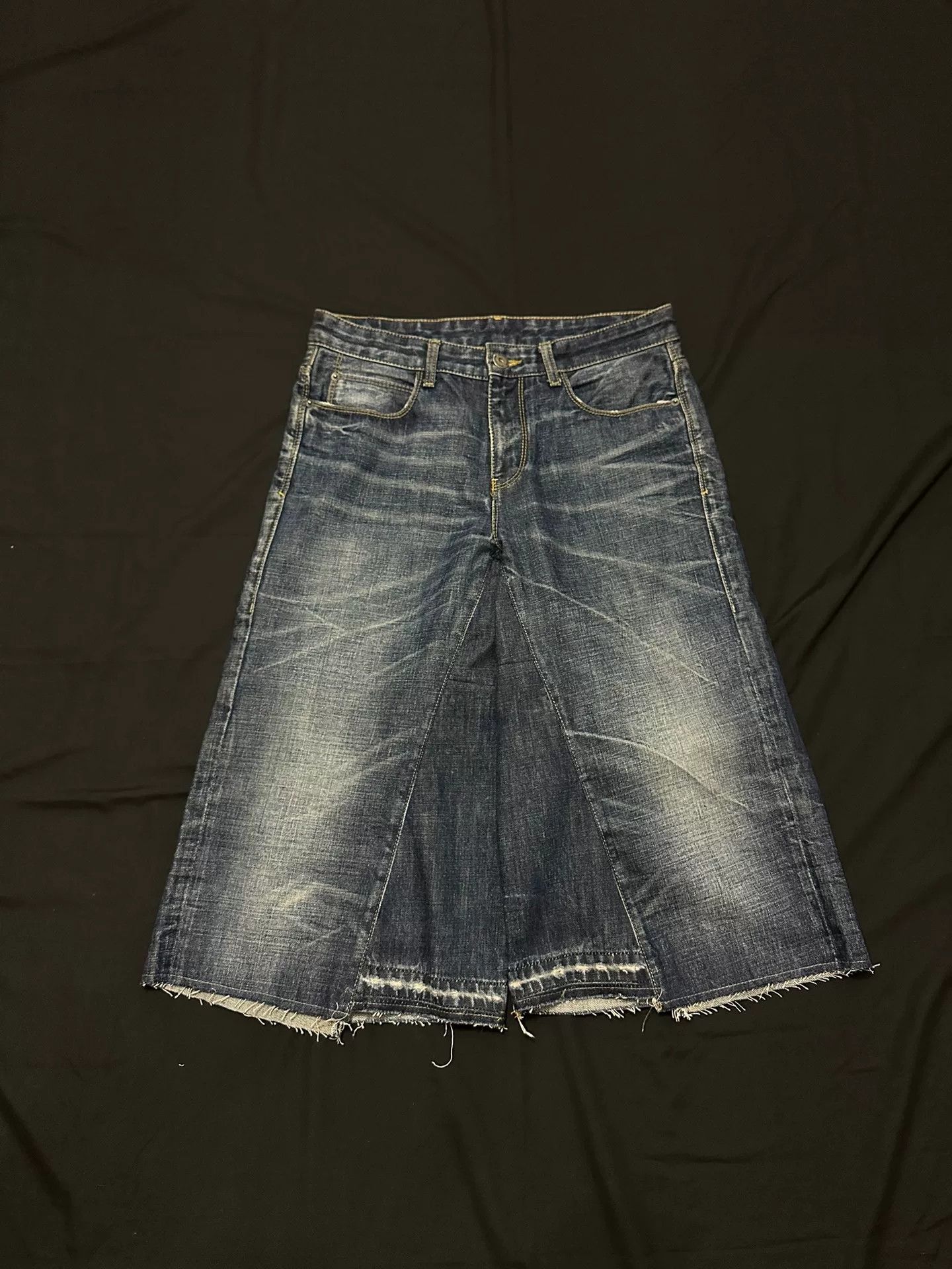 Vintage Vintage 90s Distressed Denim Shorts Size US 31 - 2 Thumbnail