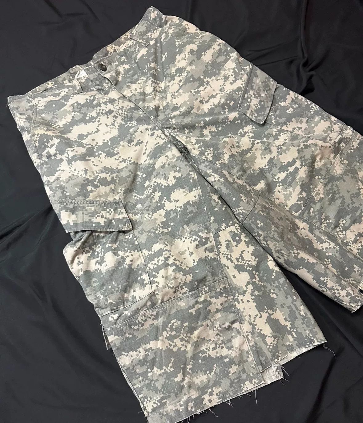 Vintage Vintage Digital Camo Cargo Remake Pants Size US 31 - 5 Thumbnail