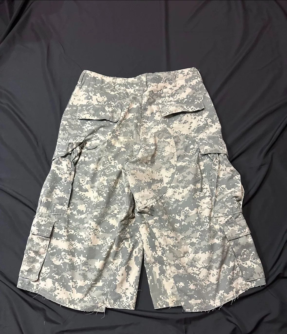 Vintage Vintage Digital Camo Cargo Remake Pants Size US 31 - 6 Thumbnail