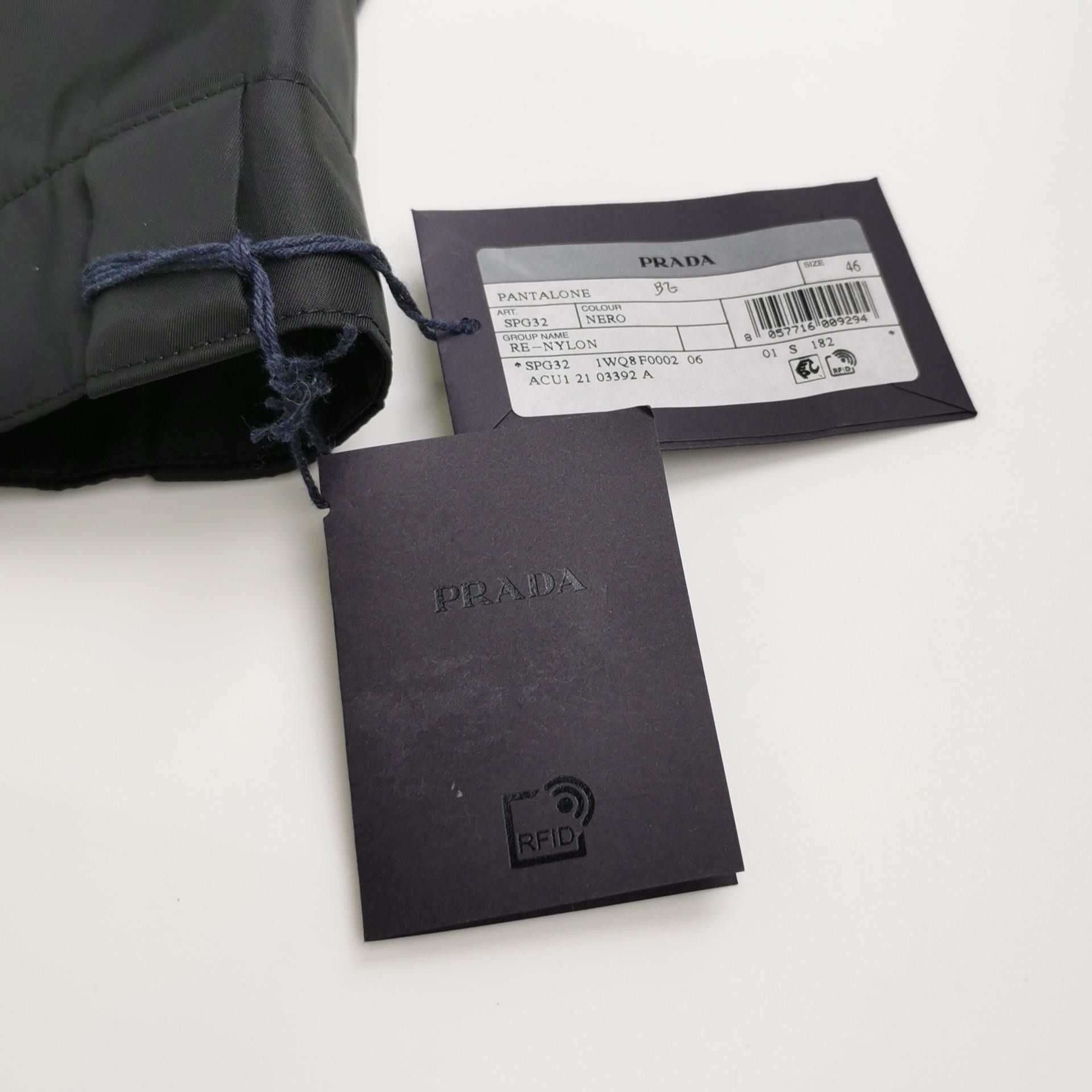 Prada Prada Black Cotton Logo Shorts L Size US 30 / EU 46 - 24 Thumbnail