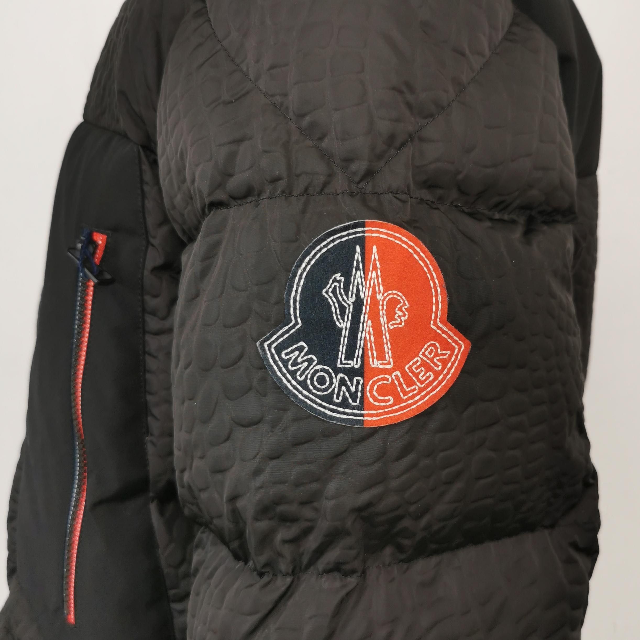 Moncler Moncler Logo Single-Breasted Down Jacket Size M Size US M / EU 48-50 / 2 - 6 Thumbnail