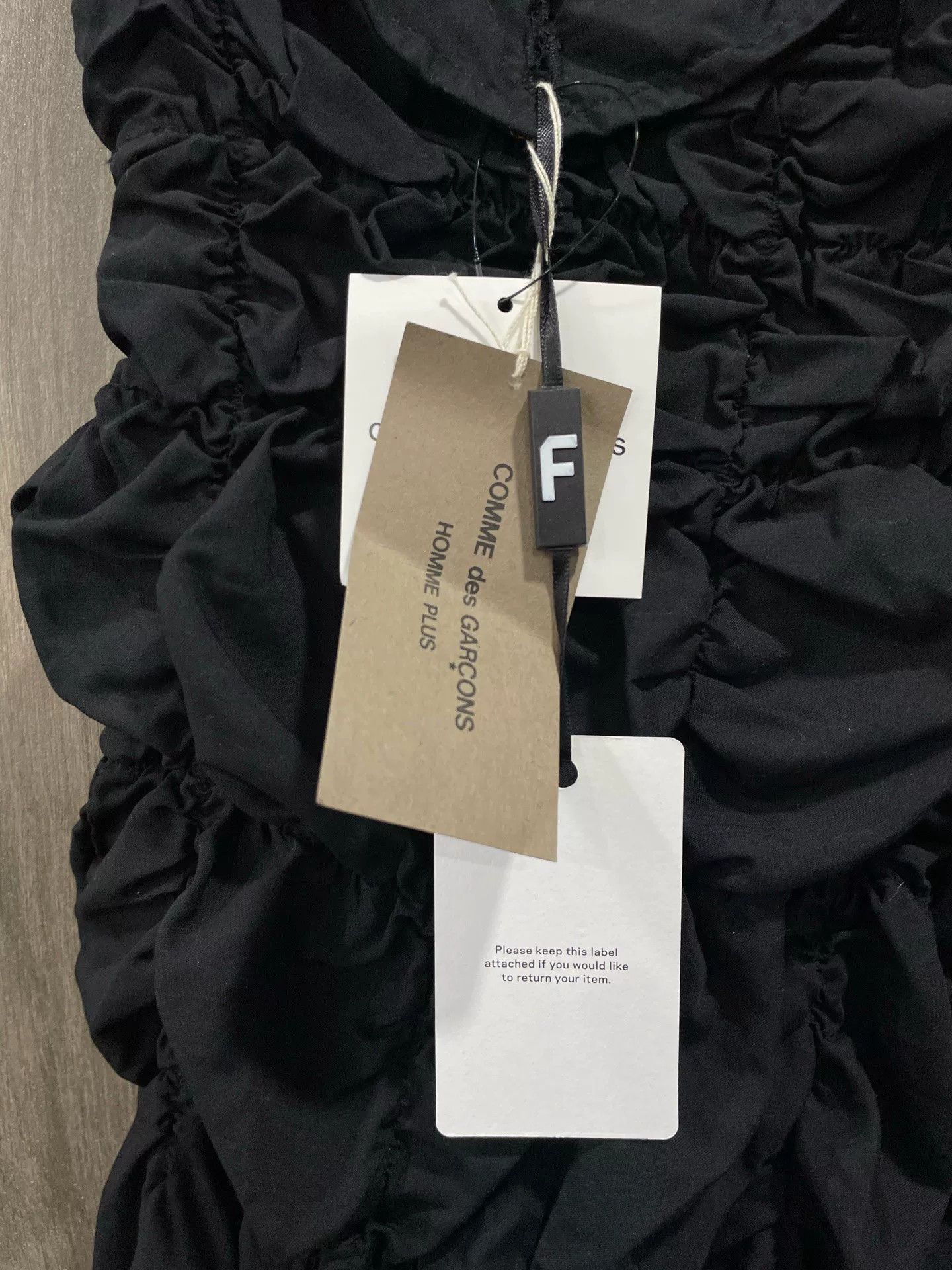 Comme des Garcons Comme des Garçons CDG Black Pleated Shorts Size 42" / US 20 - 6 Thumbnail