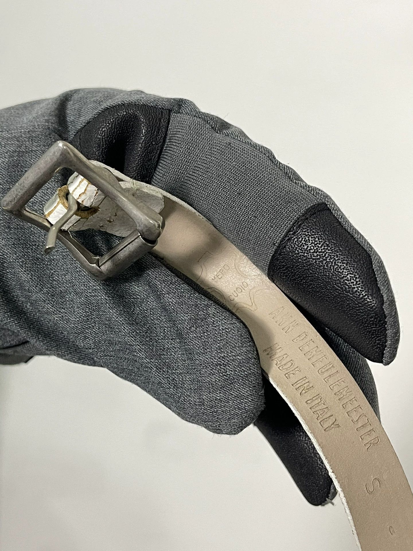 Ann Demeulemeester Ann Demeulemeester Cracked White Leather Bracelet Size ONE SIZE - 2 Thumbnail