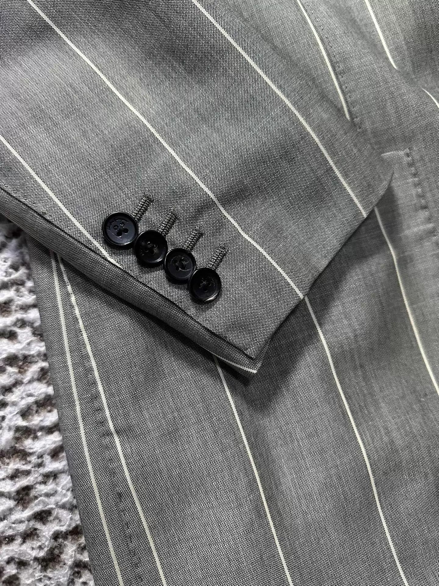 Salvatore Ferragamo Gray Pinstripe Formal Blazer Size US M / EU 48-50 / 2 - 3 Thumbnail