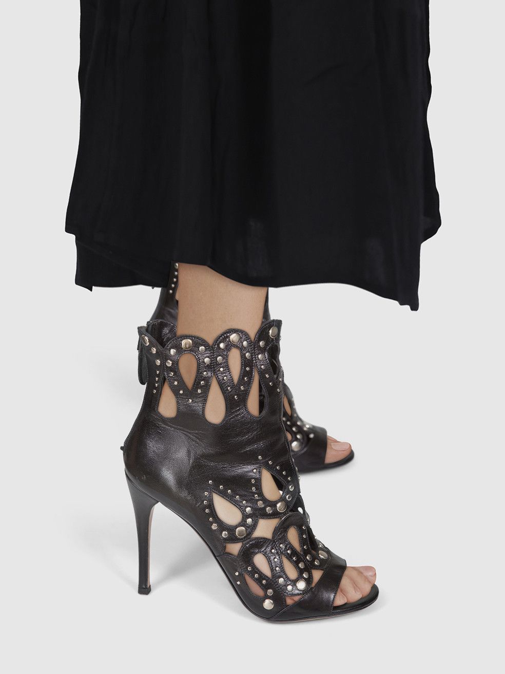 Alaia Black Leather Cut Out Studded Heels Size US 10 / IT 40 - 2 Thumbnail