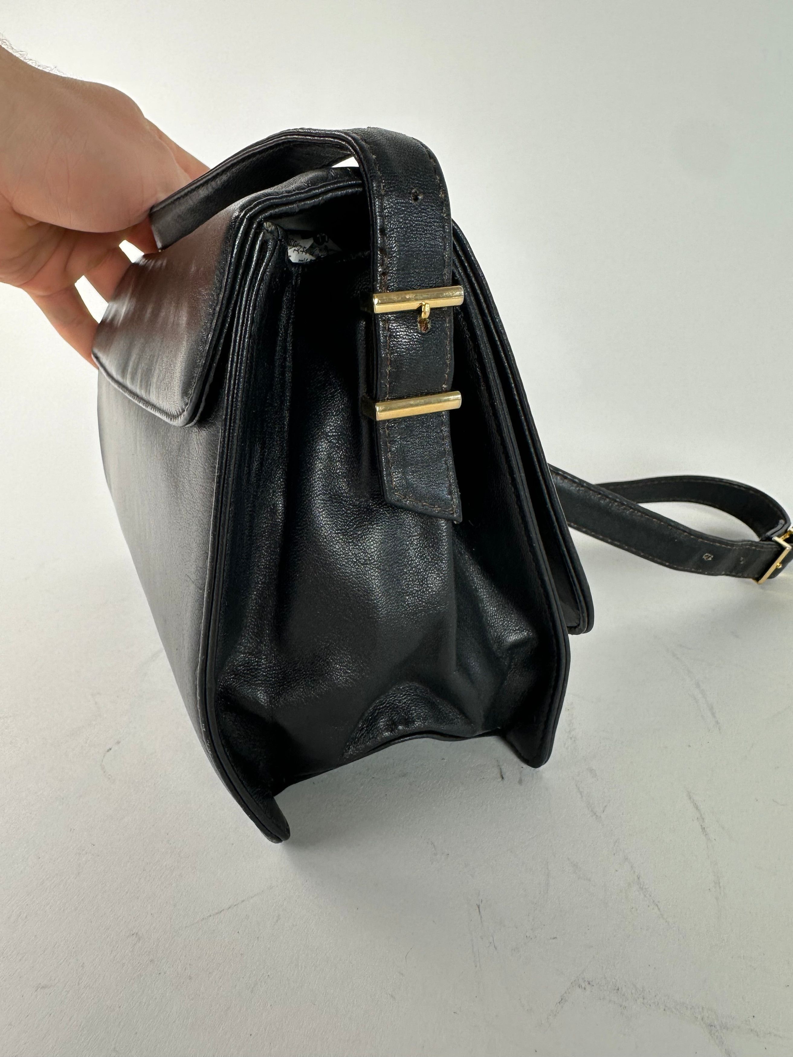 Givenchy Vintage Leather 4G Shoulder Bag Black Size ONE SIZE - 9 Thumbnail