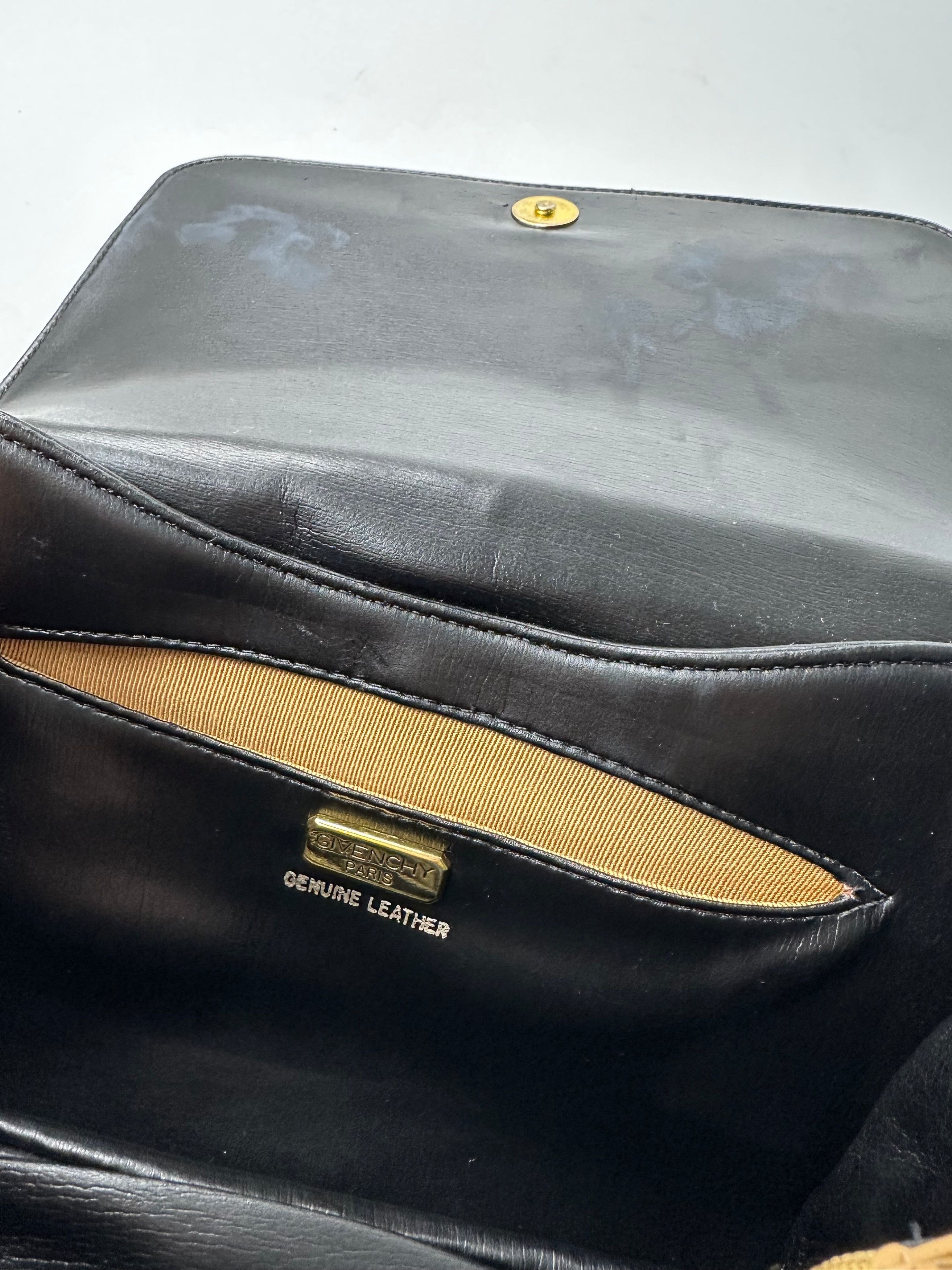 Givenchy Vintage Leather 4G Shoulder Bag Black Size ONE SIZE - 6 Thumbnail
