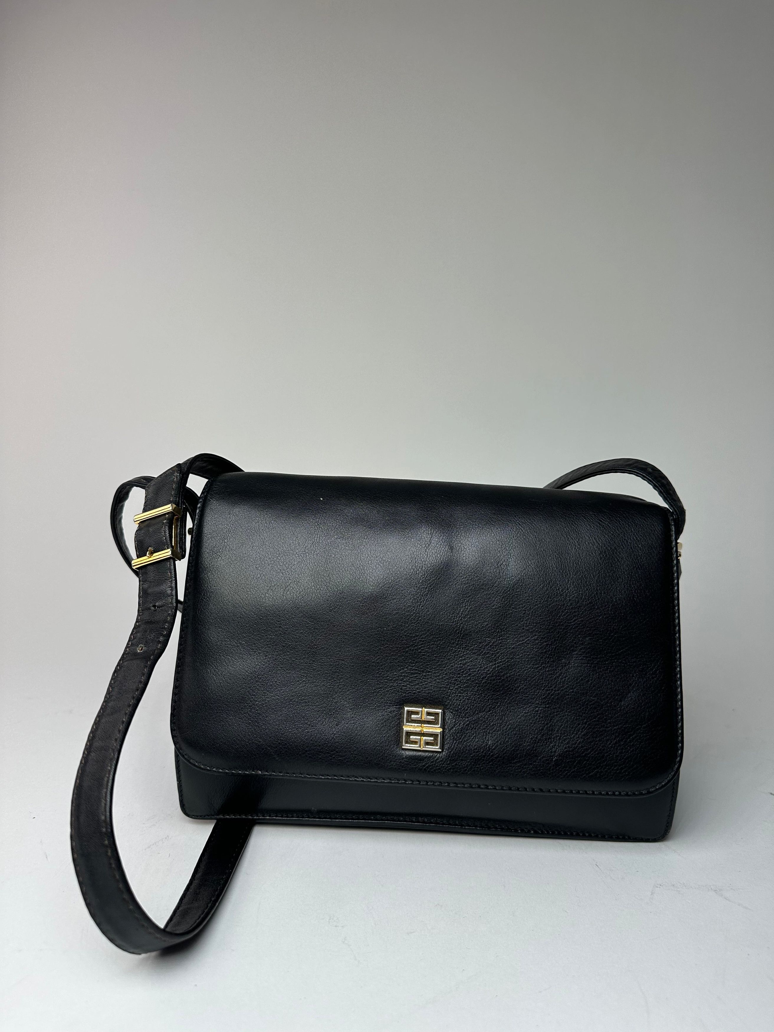 Givenchy Vintage Leather 4G Shoulder Bag Black Size ONE SIZE - 14 Thumbnail
