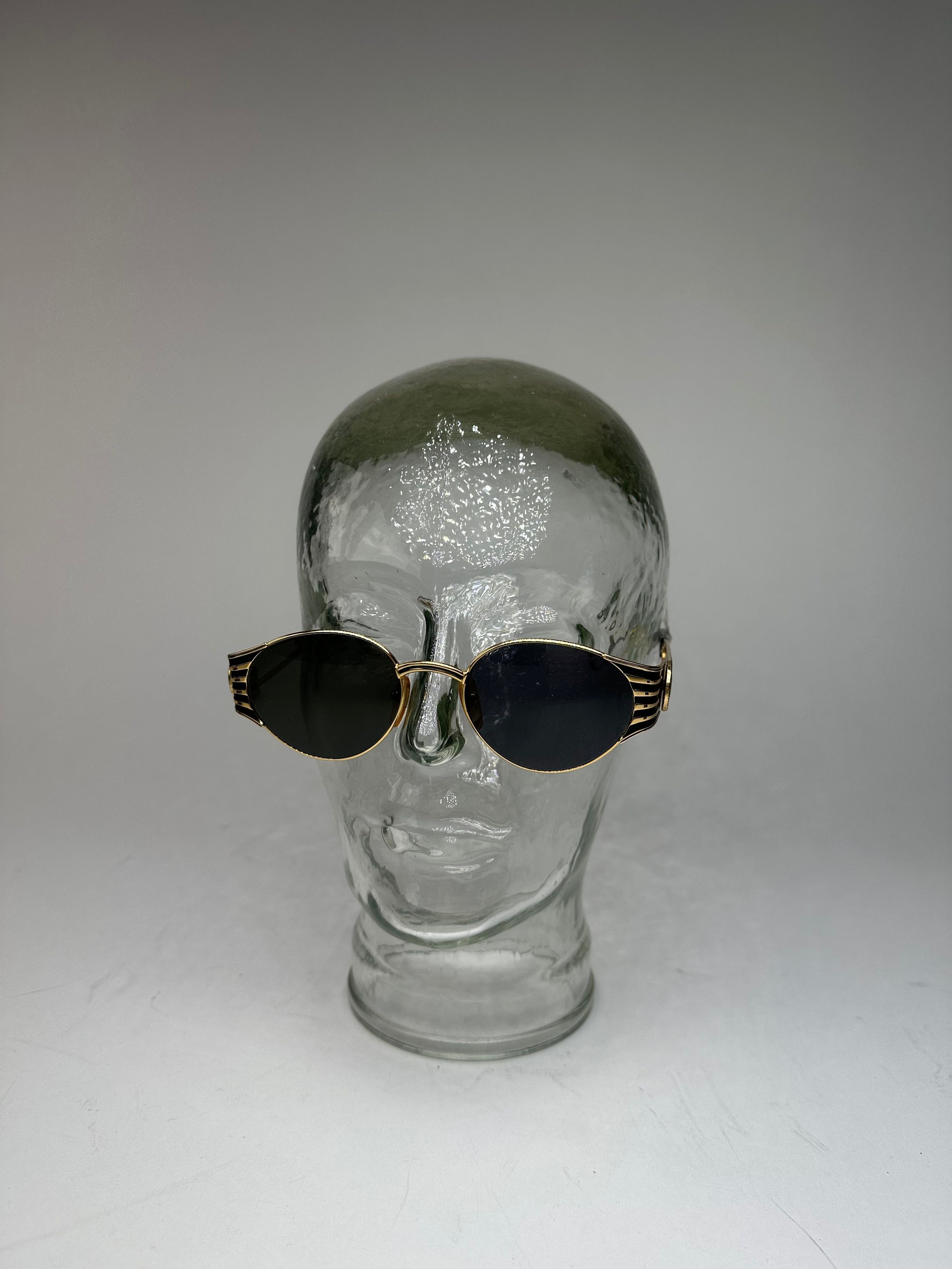 Fendi Vintage Sunglasses Black Gold Size ONE SIZE - 11 Thumbnail