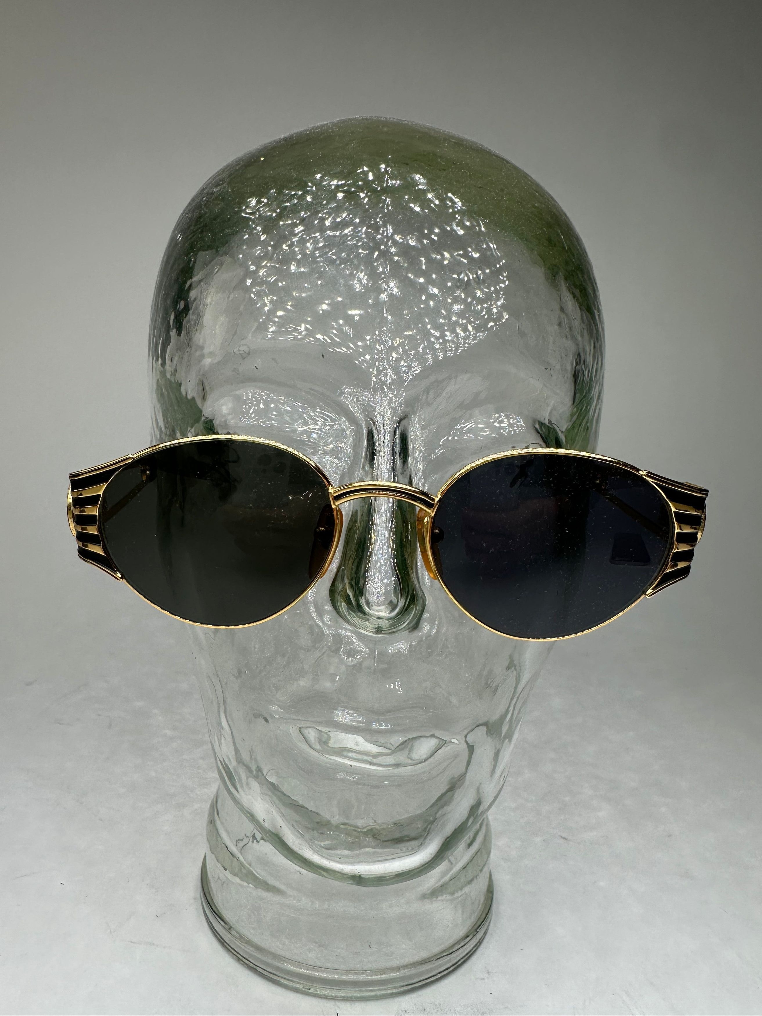 Fendi Vintage Sunglasses Black Gold Size ONE SIZE - 4 Thumbnail