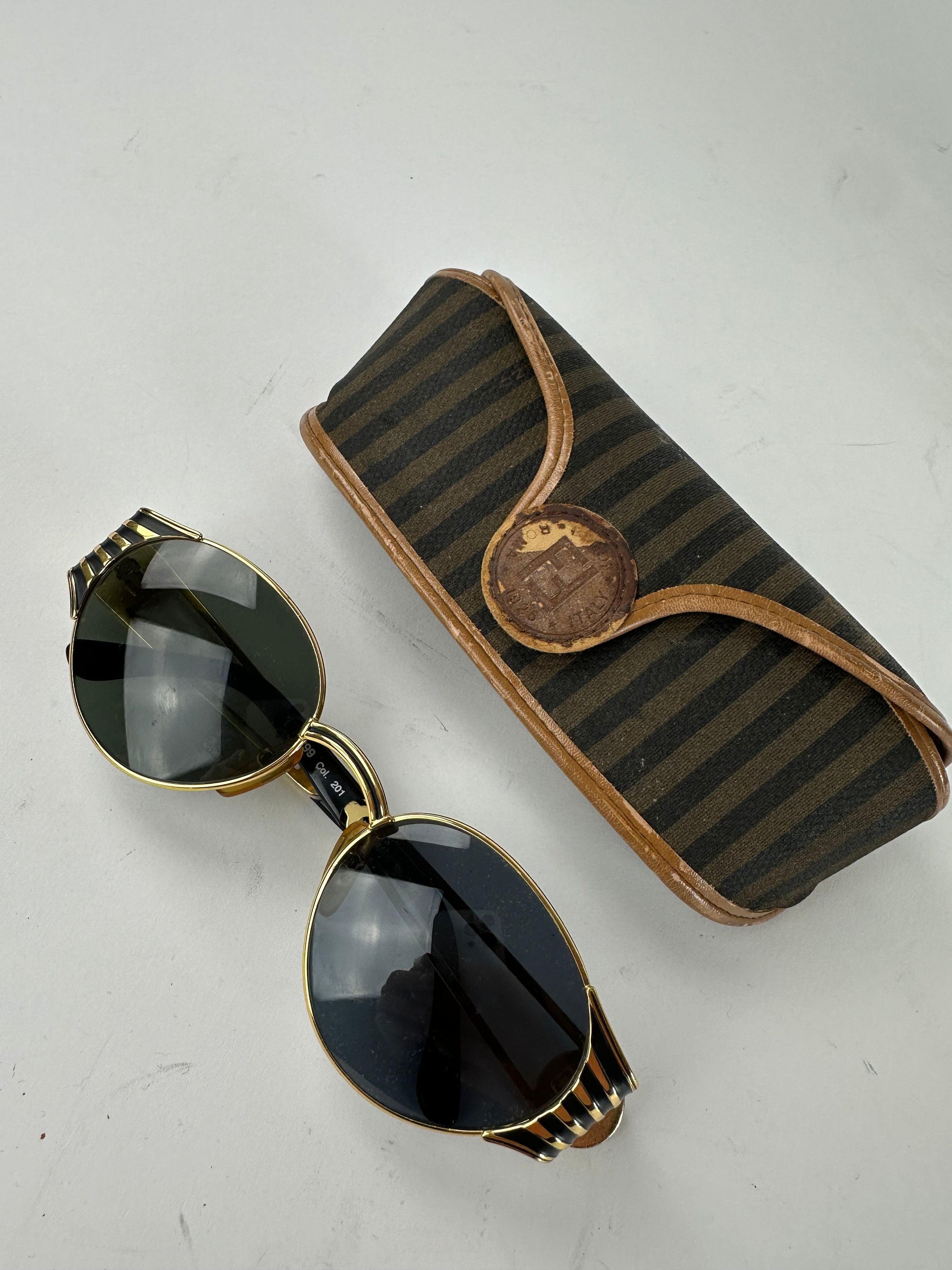 Fendi Vintage Sunglasses Black Gold Size ONE SIZE - 13 Thumbnail