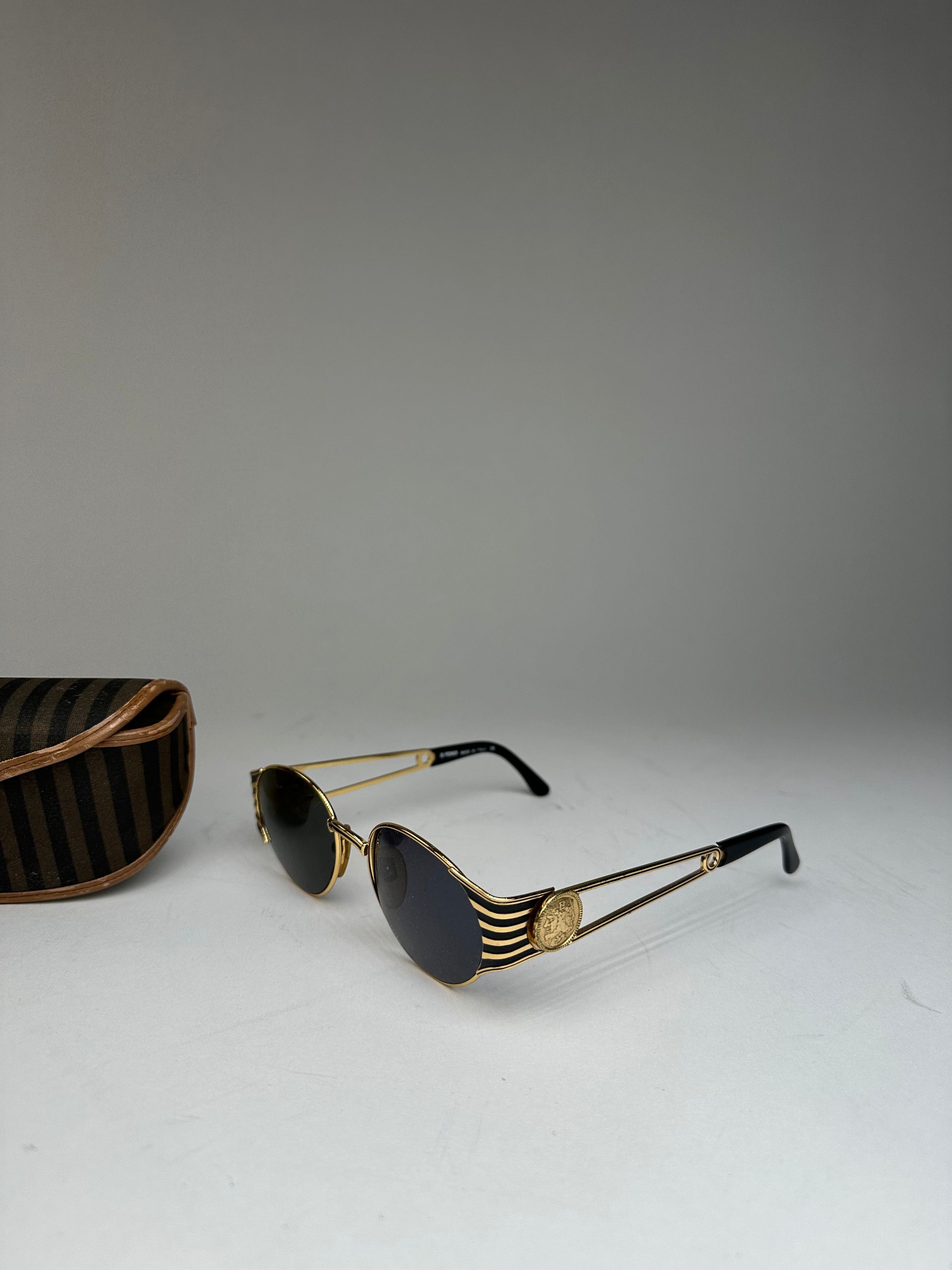 Fendi Vintage Sunglasses Black Gold Size ONE SIZE - 8 Thumbnail