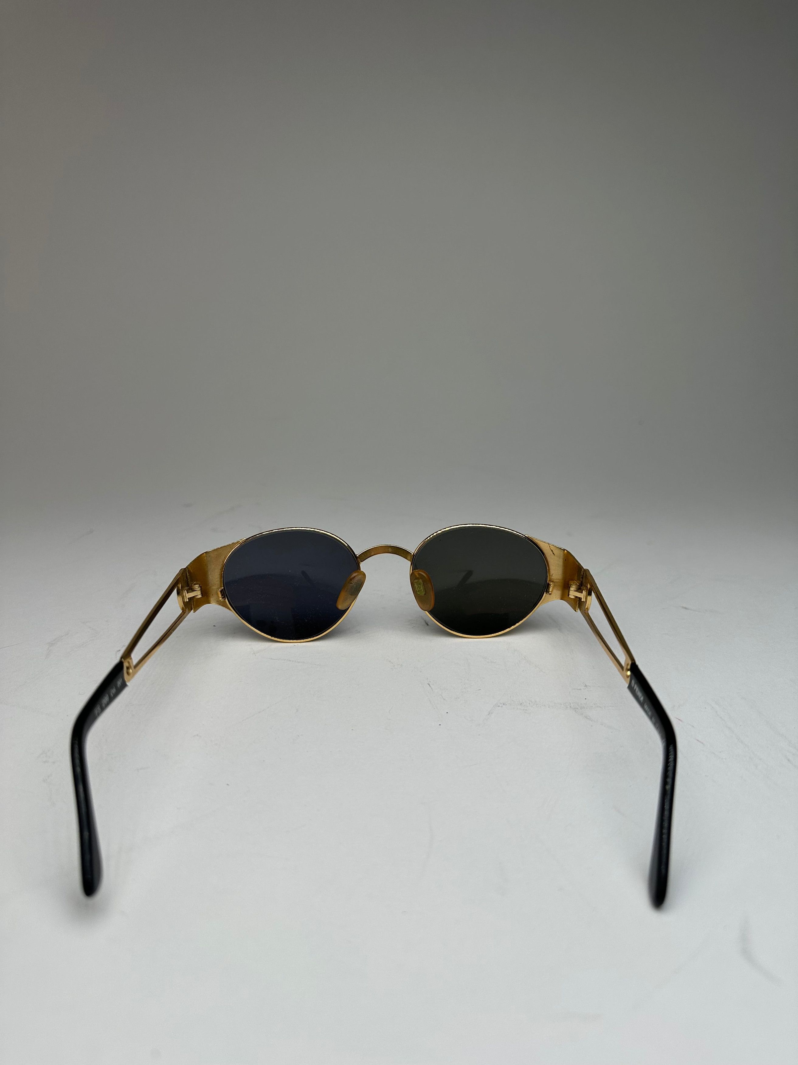 Fendi Vintage Sunglasses Black Gold Size ONE SIZE - 6 Thumbnail
