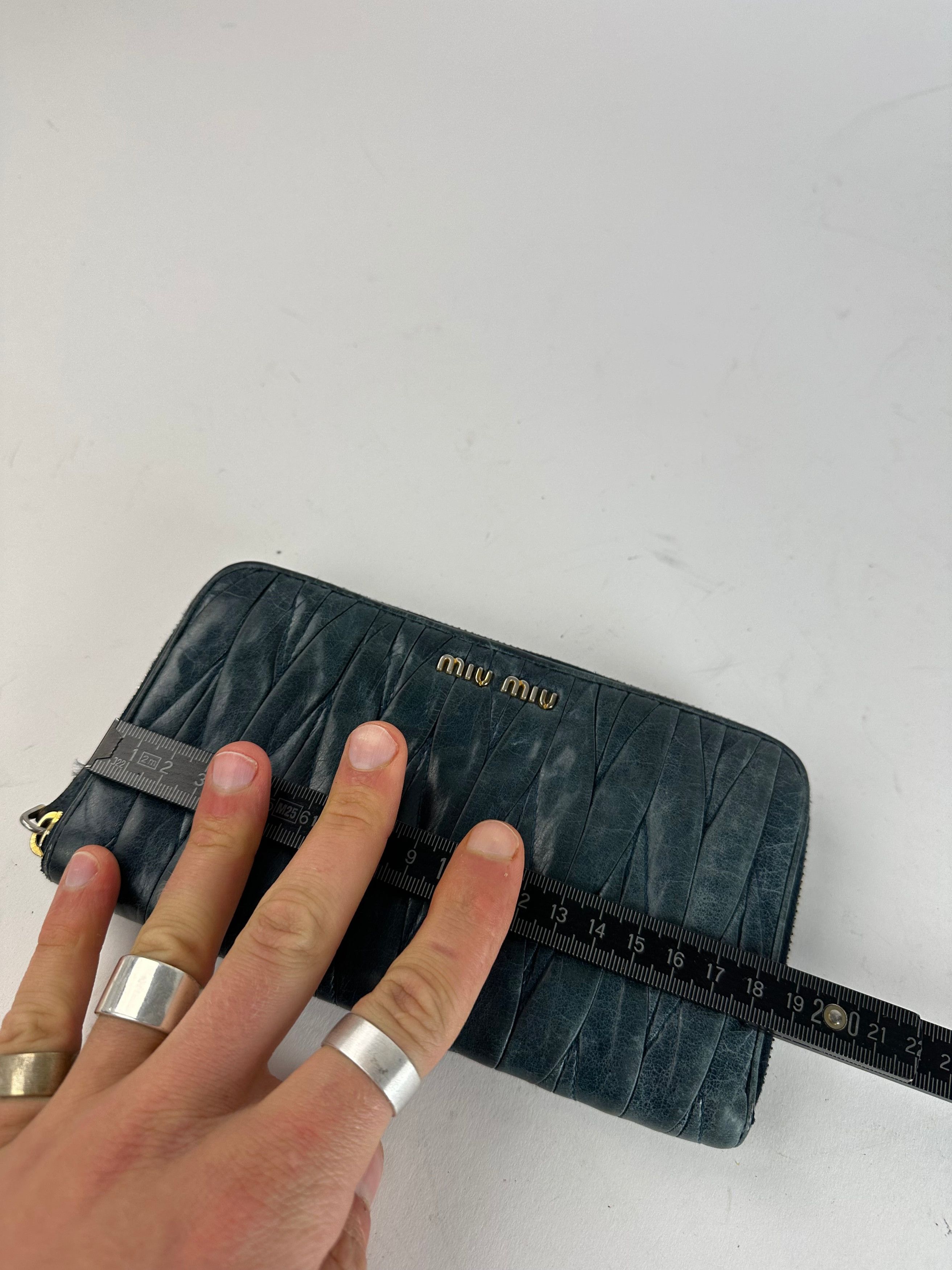 Miu Miu Vintage Leather Zippy Wallet Blue Size ONE SIZE - 7 Thumbnail