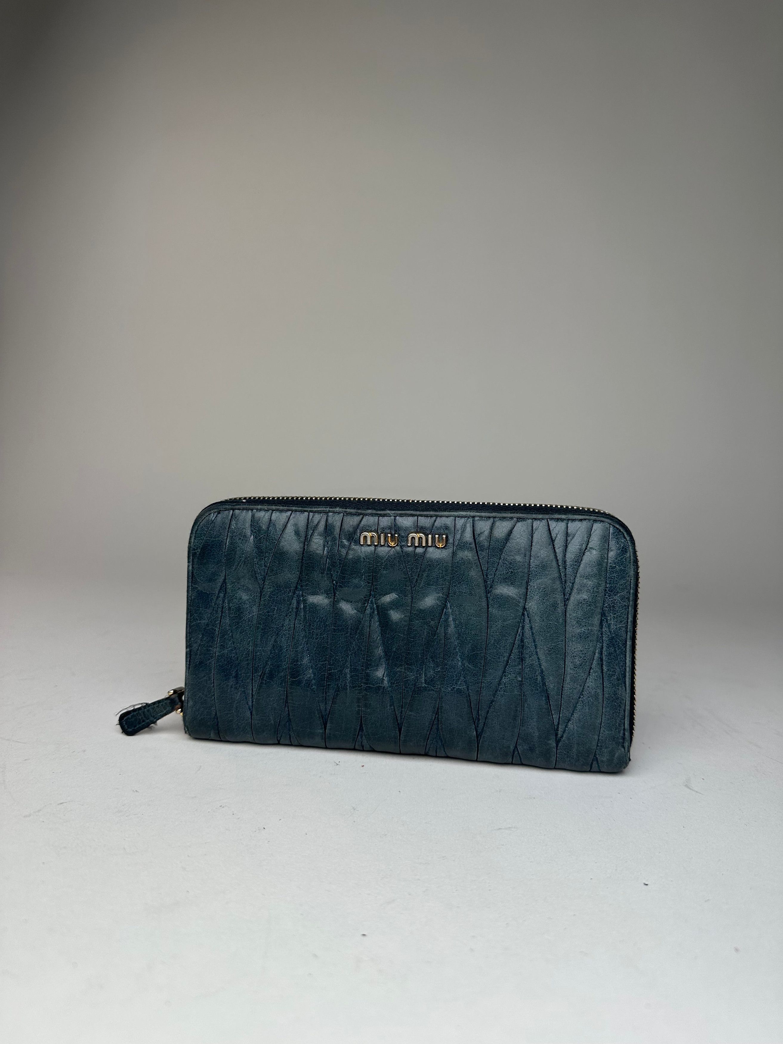Miu Miu Vintage Leather Zippy Wallet Blue Size ONE SIZE - 9 Thumbnail