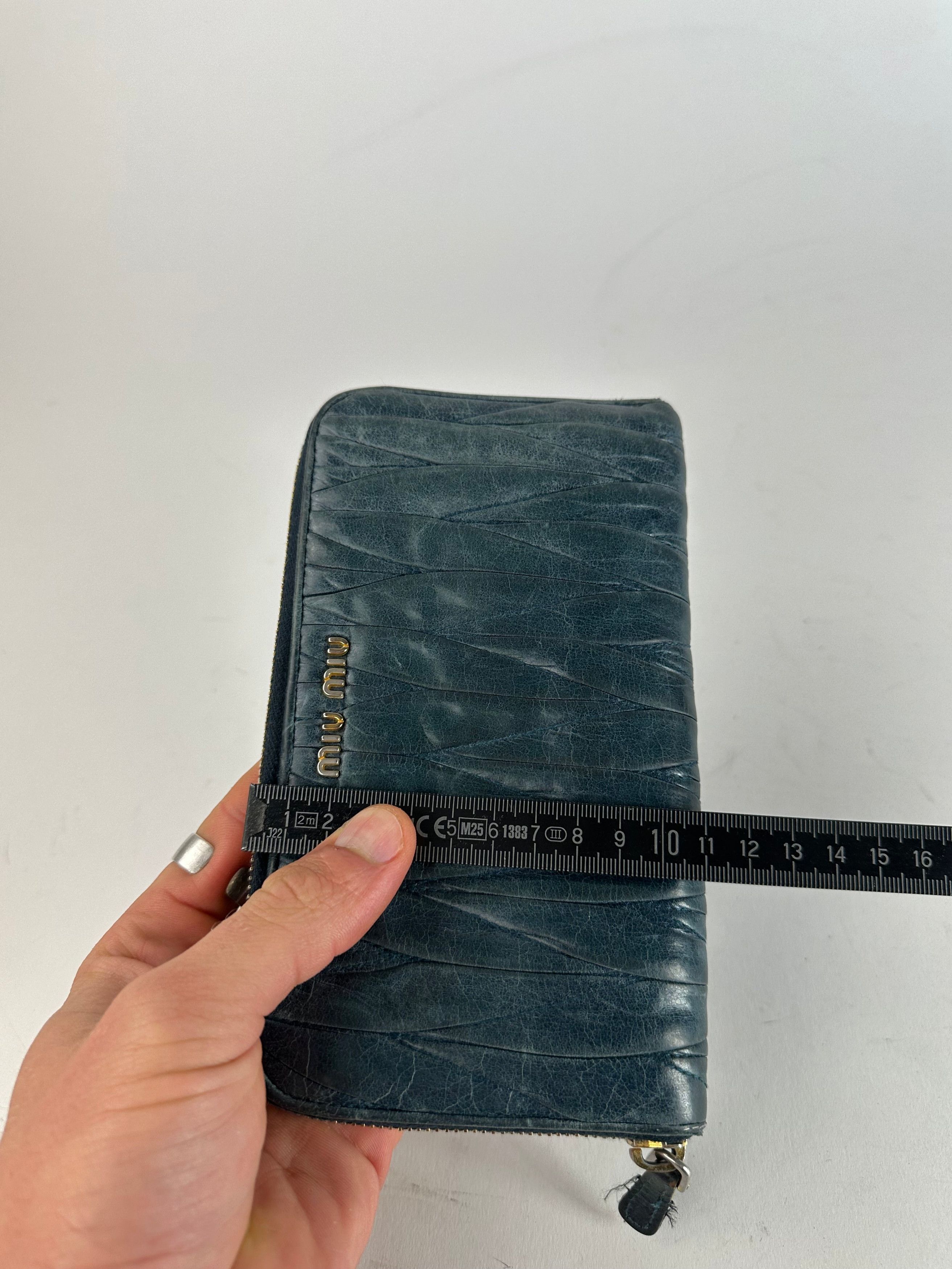 Miu Miu Vintage Leather Zippy Wallet Blue Size ONE SIZE - 8 Thumbnail