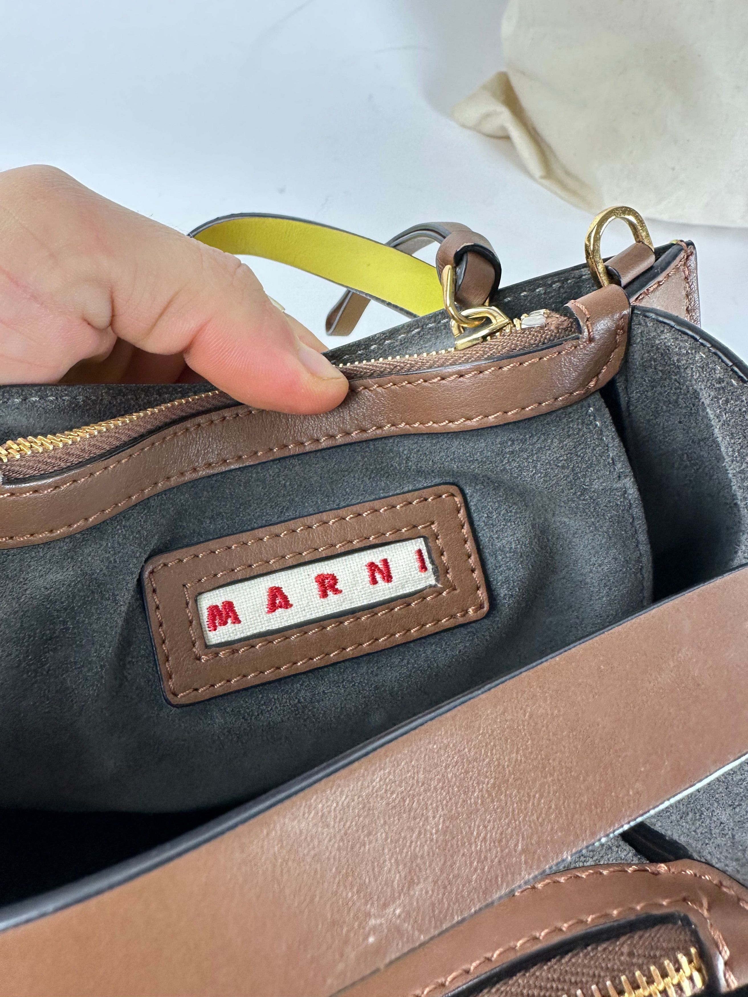 Marni Vintage Leather Handbag Yellow Size ONE SIZE - 7 Thumbnail