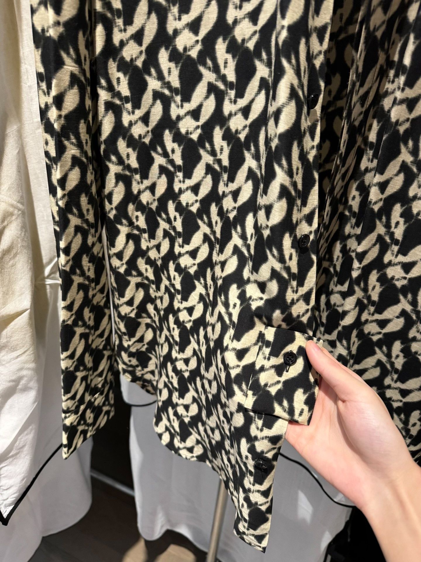 Saint Laurent Paris Saint Laurent Men's Leaf-Patterned Shirt Size US M / EU 48-50 / 2 - 4 Thumbnail