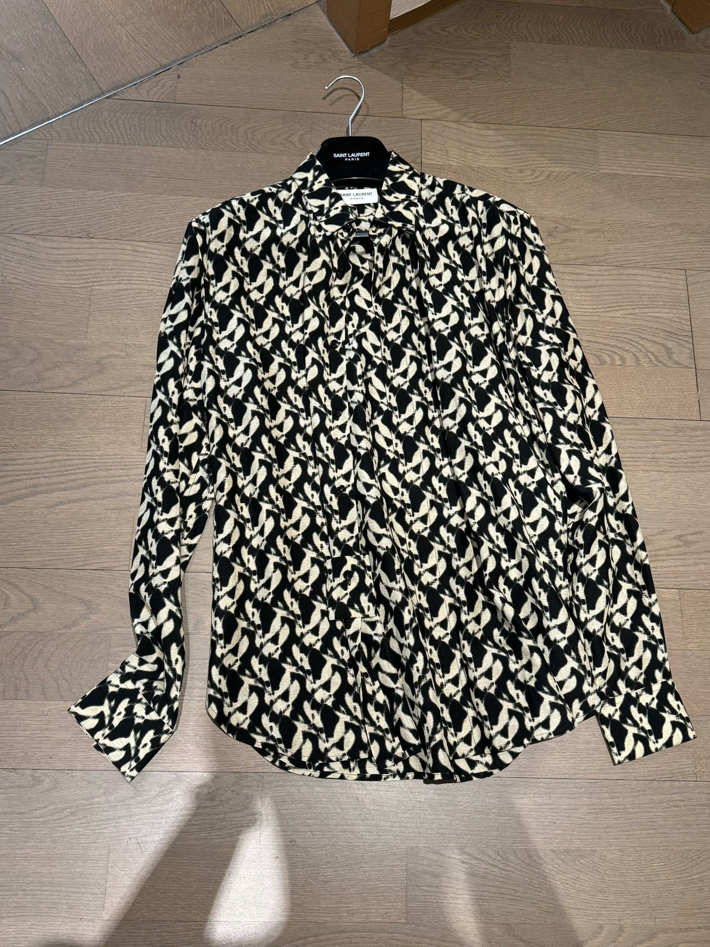 Saint Laurent Paris Saint Laurent Men's Leaf-Patterned Shirt Size US M / EU 48-50 / 2 - 5 Thumbnail