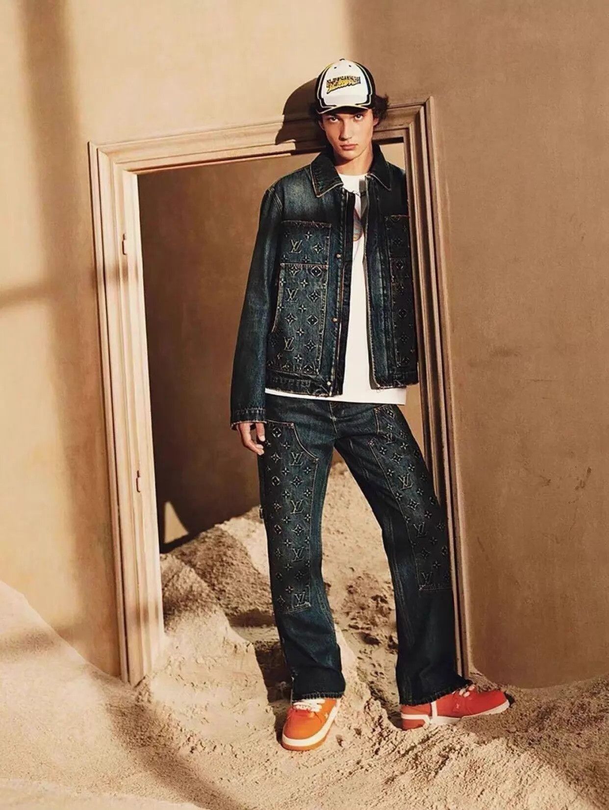Louis Vuitton Blue Denim Jacket with Patterned Pockets - Size L Size US L / EU 52-54 / 3 - 2 Thumbnail