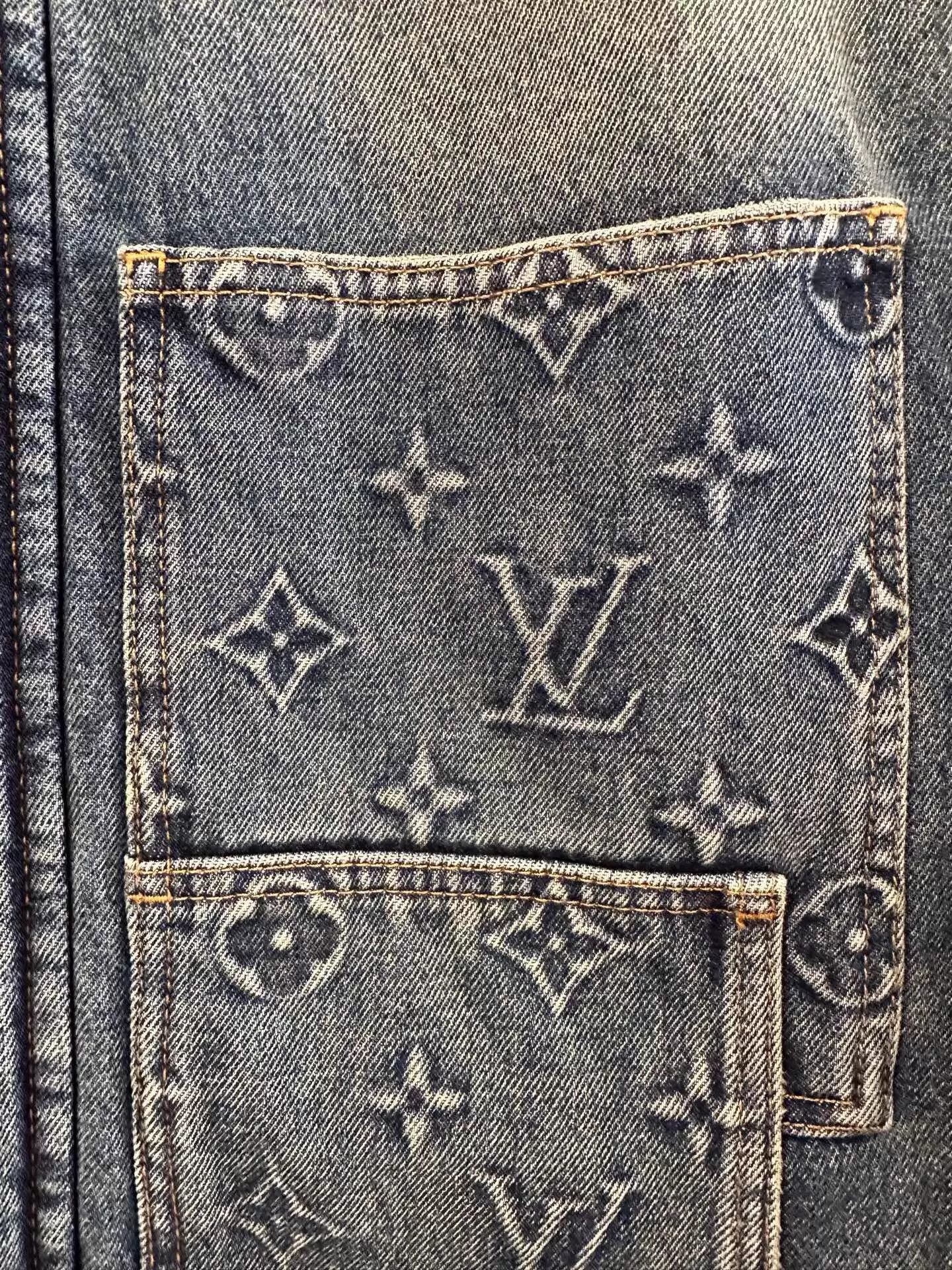 Louis Vuitton Blue Denim Jacket with Patterned Pockets - Size L Size US L / EU 52-54 / 3 - 5 Thumbnail