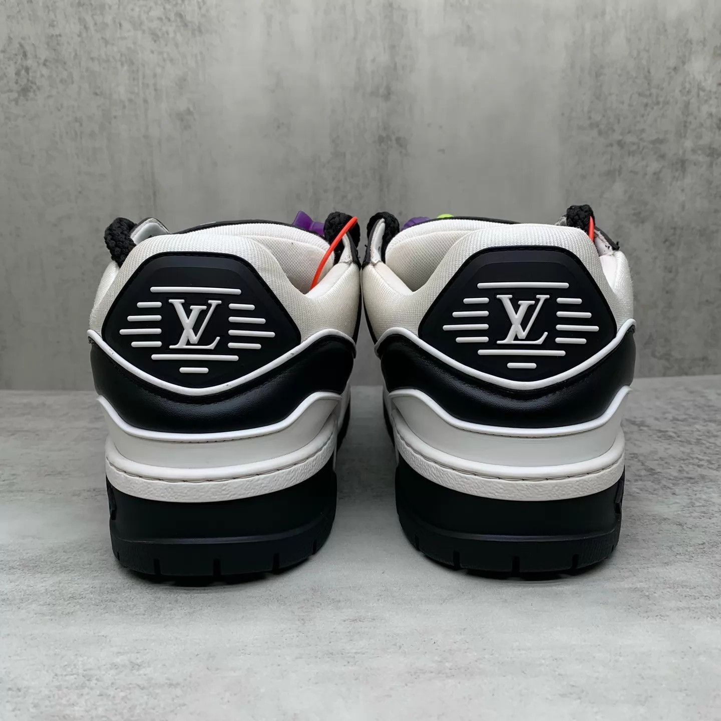 Louis Vuitton Black Low-Top Sneakers with Colorful Accents Size 8 Size US 8 / EU 41 - 5 Thumbnail