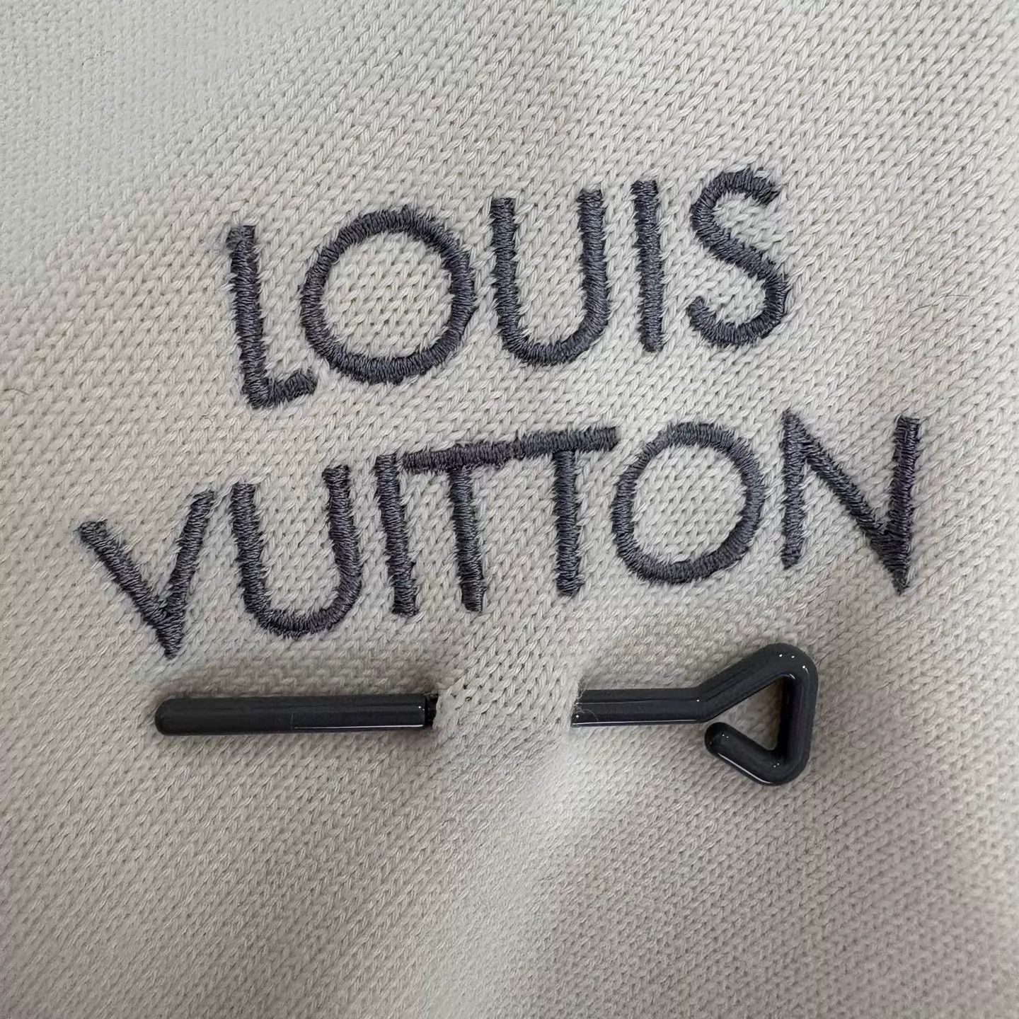 Louis Vuitton White Short-Sleeve Embroidered Knit Top Size US M / EU 48-50 / 2 - 6 Thumbnail