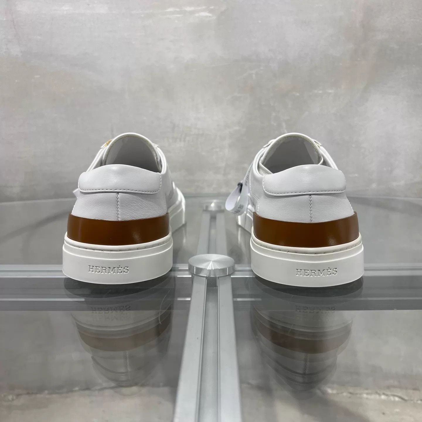 Hermes White Low-Top Sneakers Size 7 Size US 7 / EU 40 - 6 Thumbnail