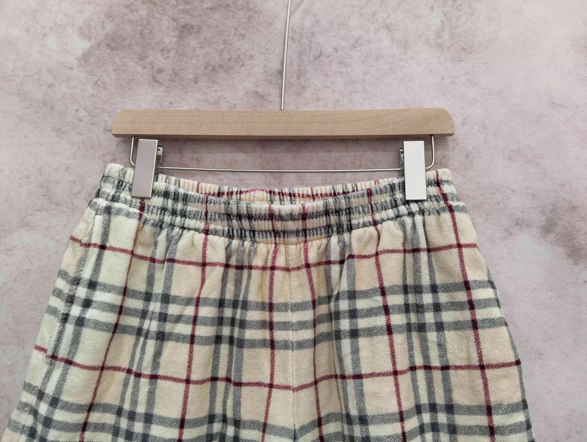Burberry Plaid Pattern Casual Shorts Size US 32 / EU 48 - 8 Thumbnail