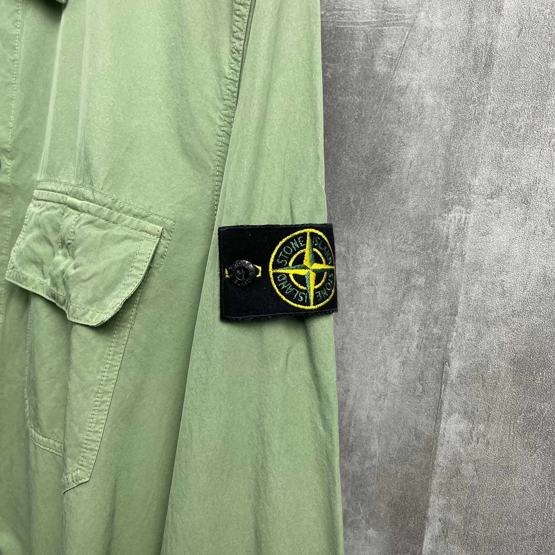Stone Island Stone Island Classic Badge Poplin Jacket Size US XL / EU 56 / 4 - 2 Thumbnail