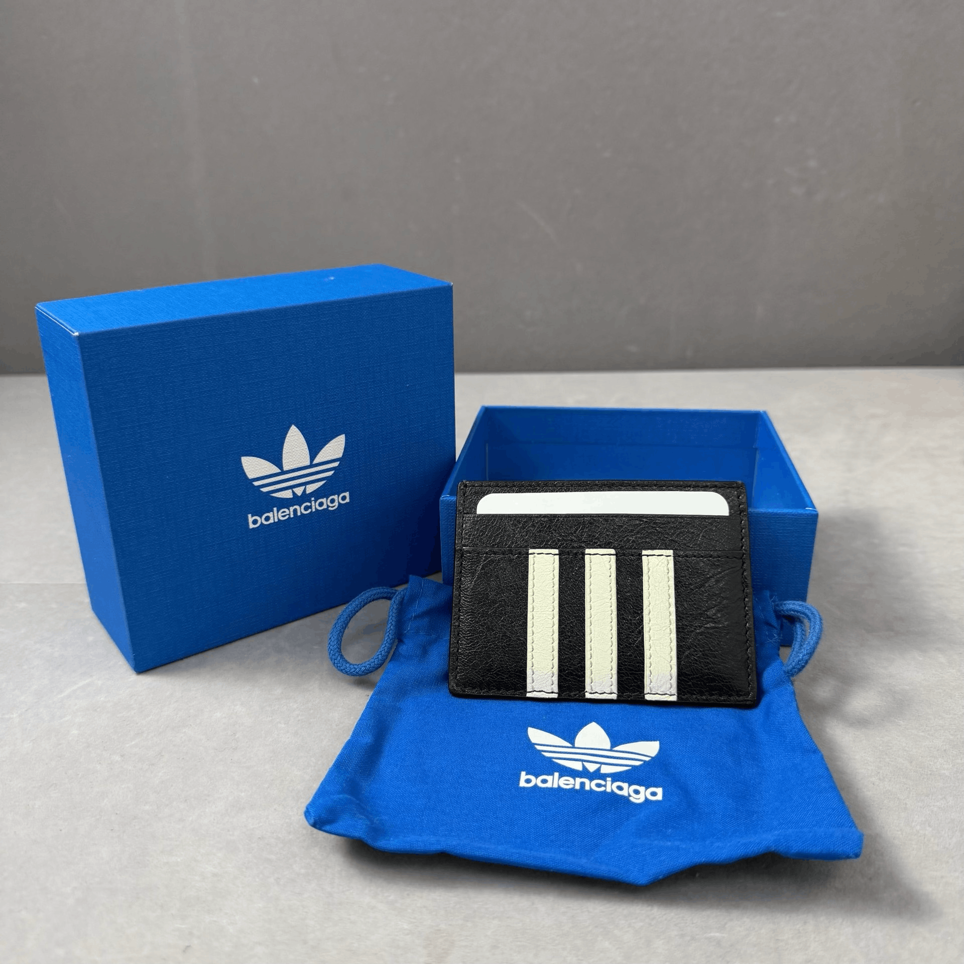 Balenciaga Balenciaga x Adidas Logo Card Holder Size ONE SIZE - 3 Thumbnail