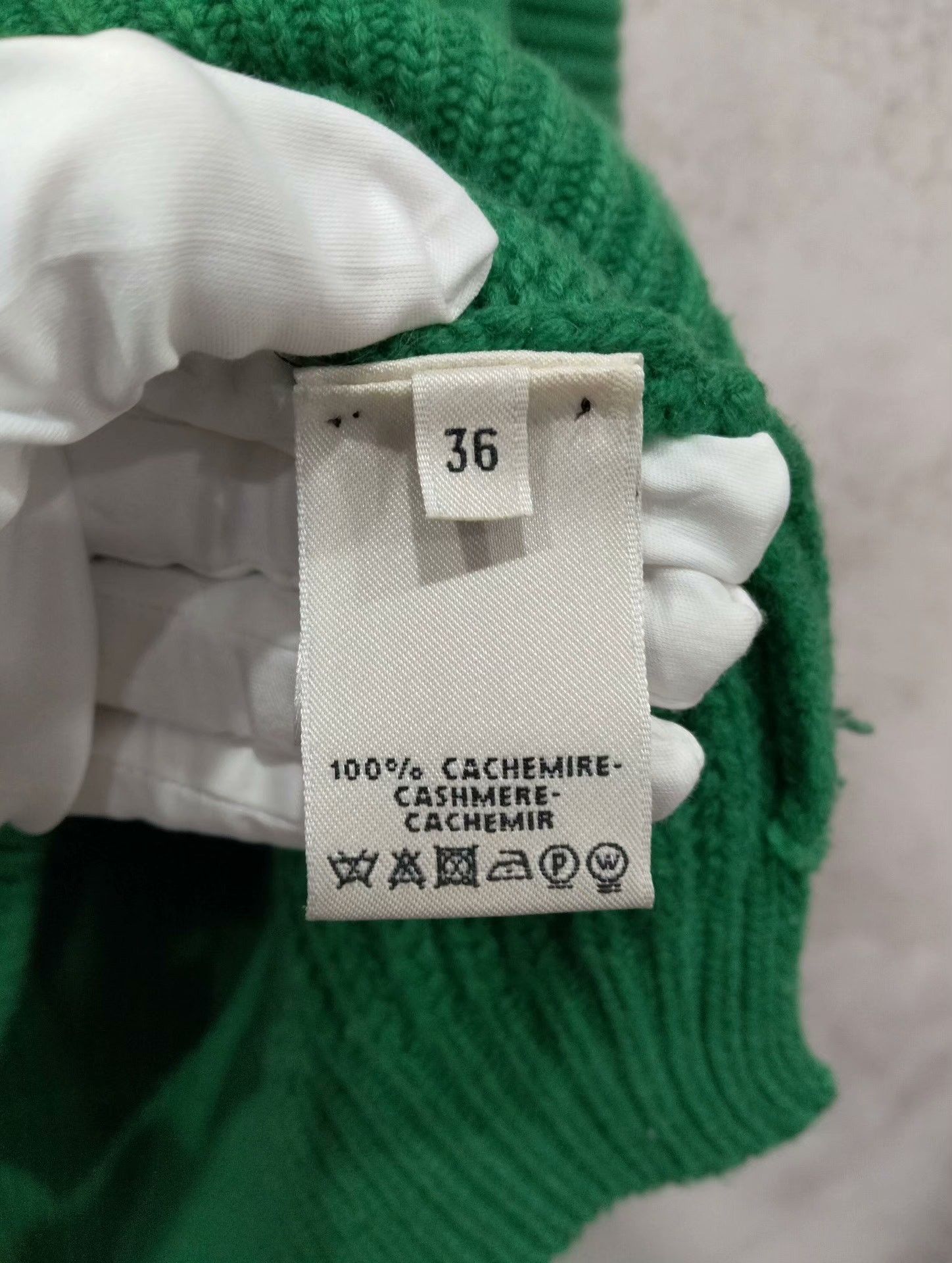 Hermes Hermes Green V-neck Sweater Size US M / EU 48-50 / 2 - 6 Thumbnail
