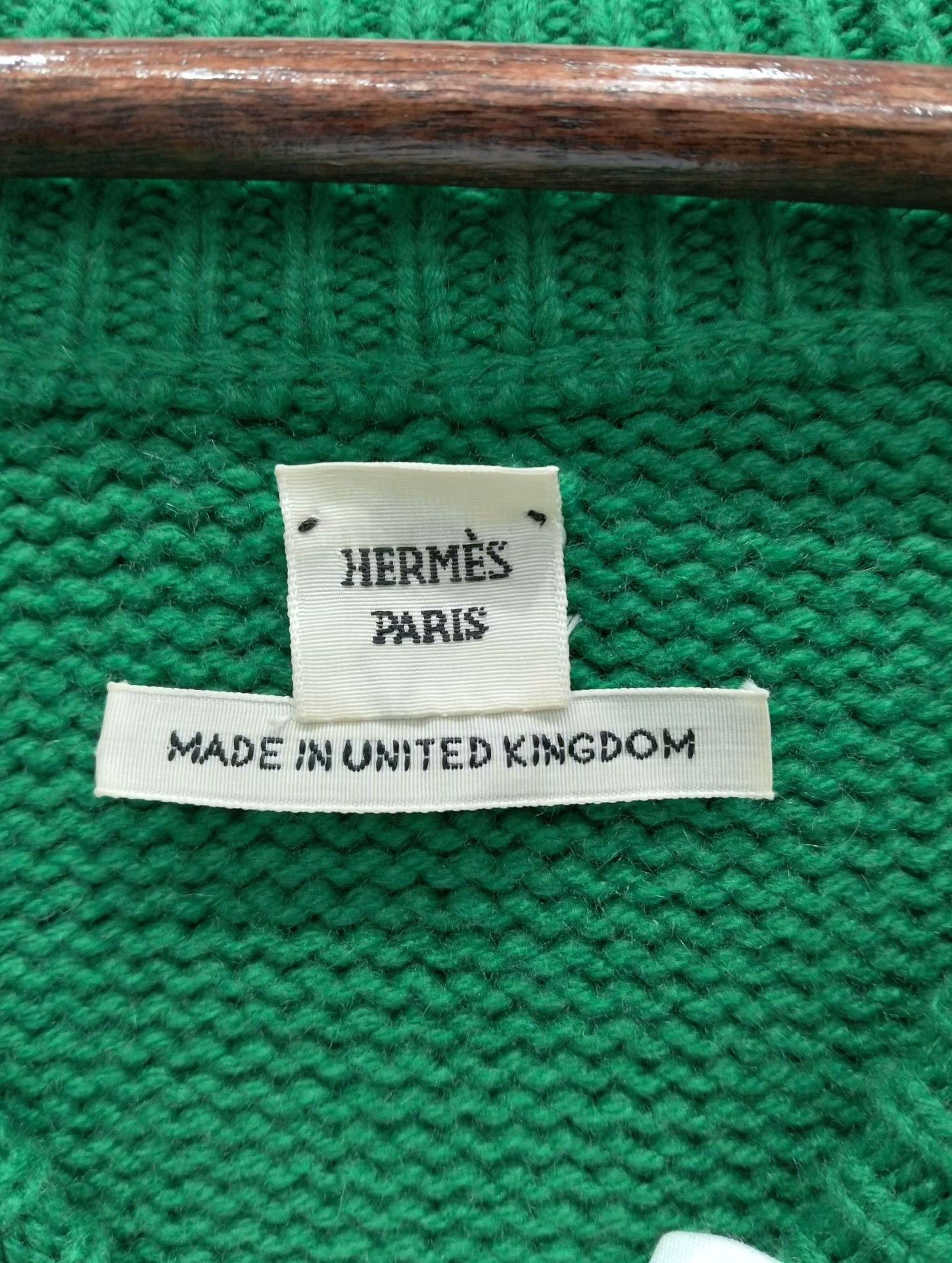 Hermes Hermes Green V-neck Sweater Size US M / EU 48-50 / 2 - 3 Thumbnail