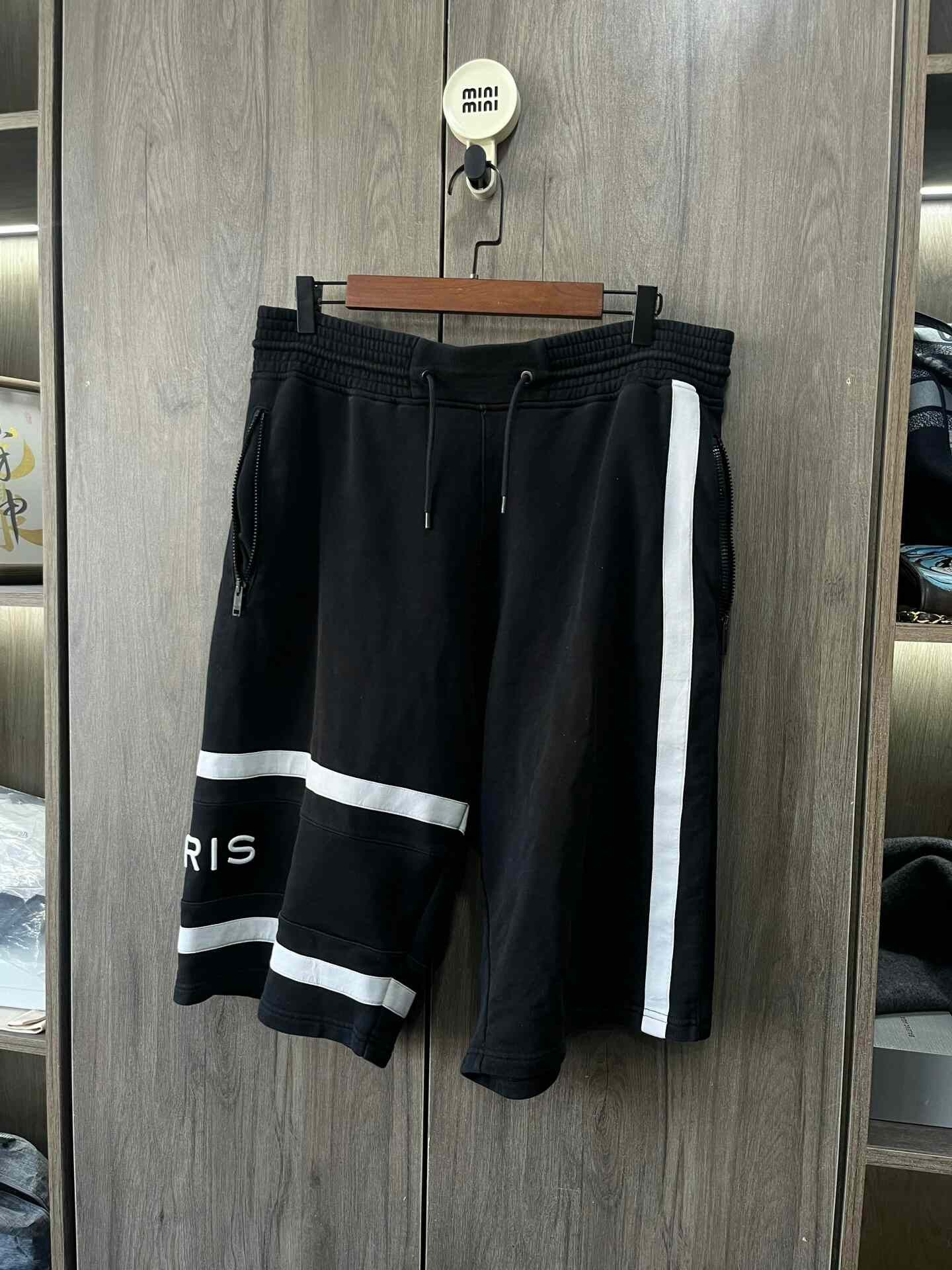 Givenchy Givenchy Embroidered Letter Shorts L Size US 32 / EU 48 - 6 Thumbnail