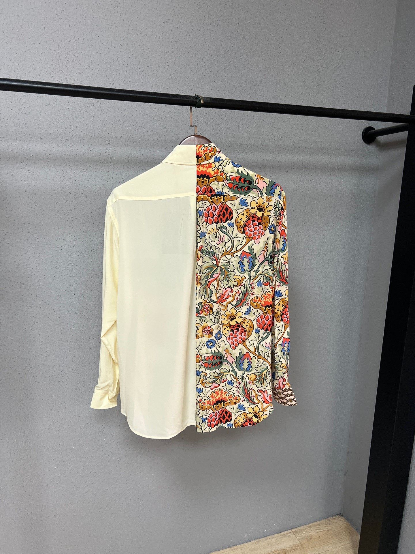 Burberry Burberry Floral Patchwork Shirt Size M / US 6-8 / IT 42-44 - 2 Thumbnail