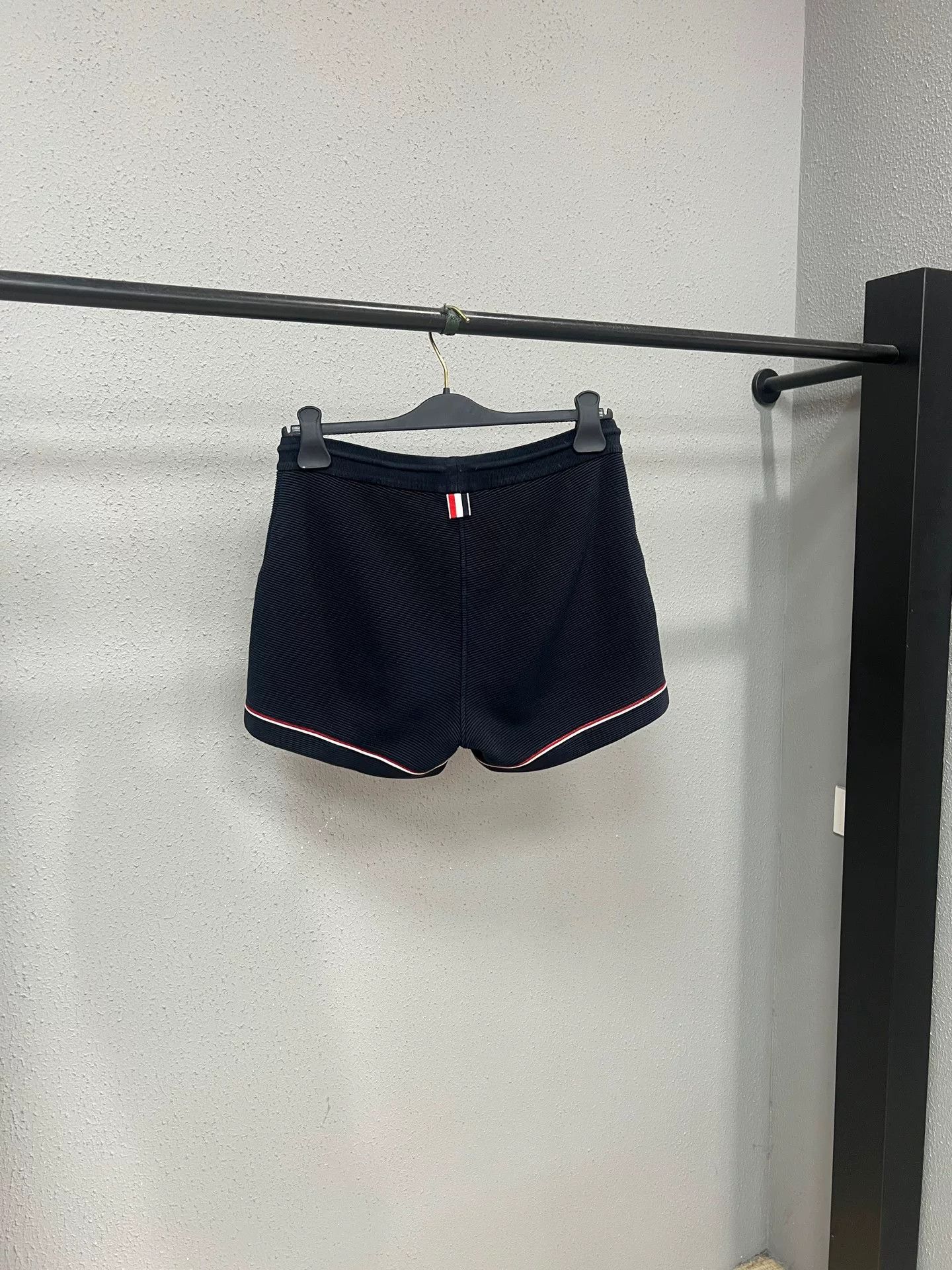 Thom Browne Thom Browne Shorts Size US 32 / EU 48 - 2 Thumbnail