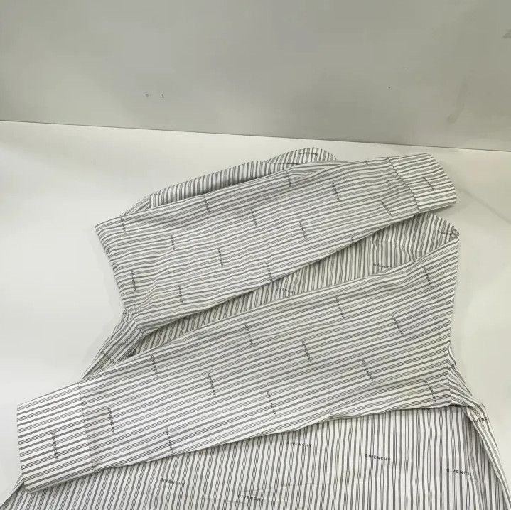 Givenchy Givenchy SS23 All-Over Letter Print Long-Sleeve Shirt Size US XXS / EU 40 - 16 Thumbnail