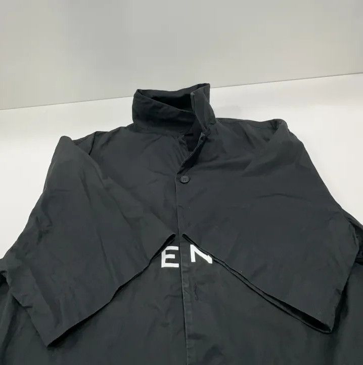 Givenchy Givenchy SS23 Logo Print Short Sleeve Shirt Size US XS / EU 42 / 0 - 13 Thumbnail