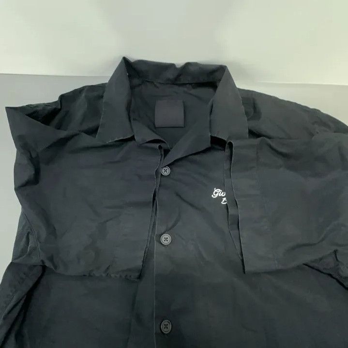 Givenchy Givenchy Men's Letter Embroidery Button Short-Sleeve Shirt Size US XS / EU 42 / 0 - 13 Thumbnail