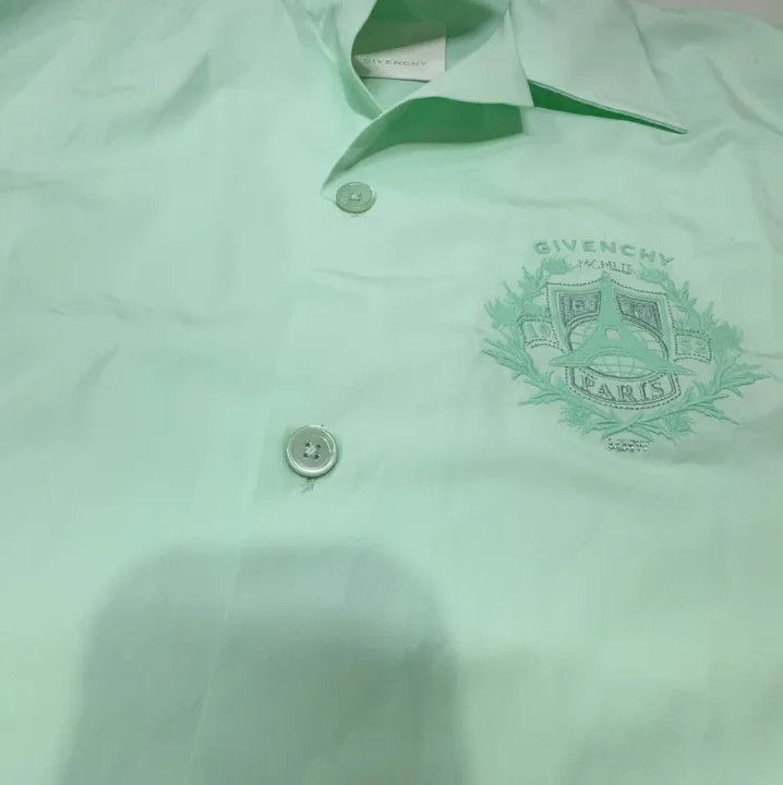 Givenchy Givenchy Solid Short-Sleeve Button-Up Shirt Size US XXS / EU 40 - 10 Thumbnail