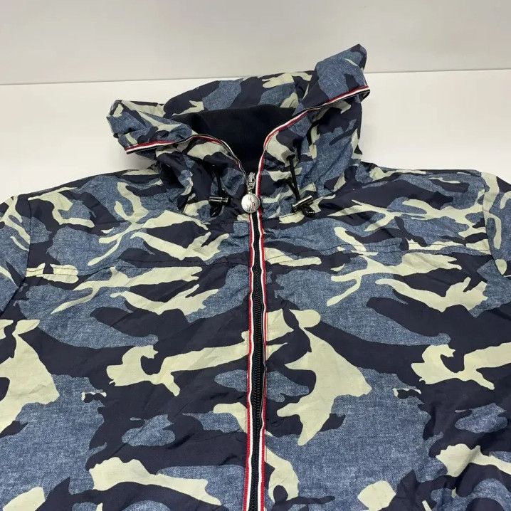 Moncler Moncler Camo Hooded Zip Long-Sleeve Jacket Size US L / EU 52-54 / 3 - 8 Thumbnail