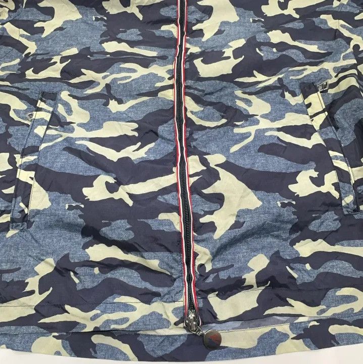 Moncler Moncler Camo Hooded Zip Long-Sleeve Jacket Size US L / EU 52-54 / 3 - 9 Thumbnail