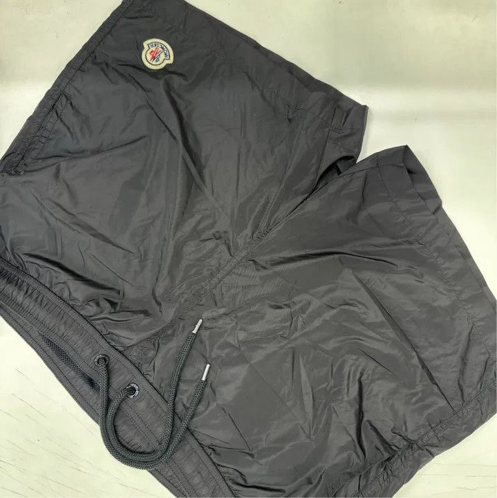 Moncler Moncler Men's Logo Patch Drawstring Mid-Rise Shorts Size US 28 / EU 44 - 5 Thumbnail