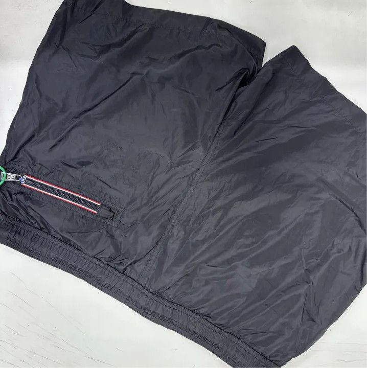 Moncler Moncler Men's Logo Patch Drawstring Mid-Rise Shorts Size US 28 / EU 44 - 6 Thumbnail
