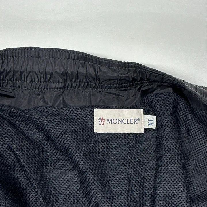 Moncler Moncler Men's Logo Patch Drawstring Mid-Rise Shorts Size US 28 / EU 44 - 2 Thumbnail