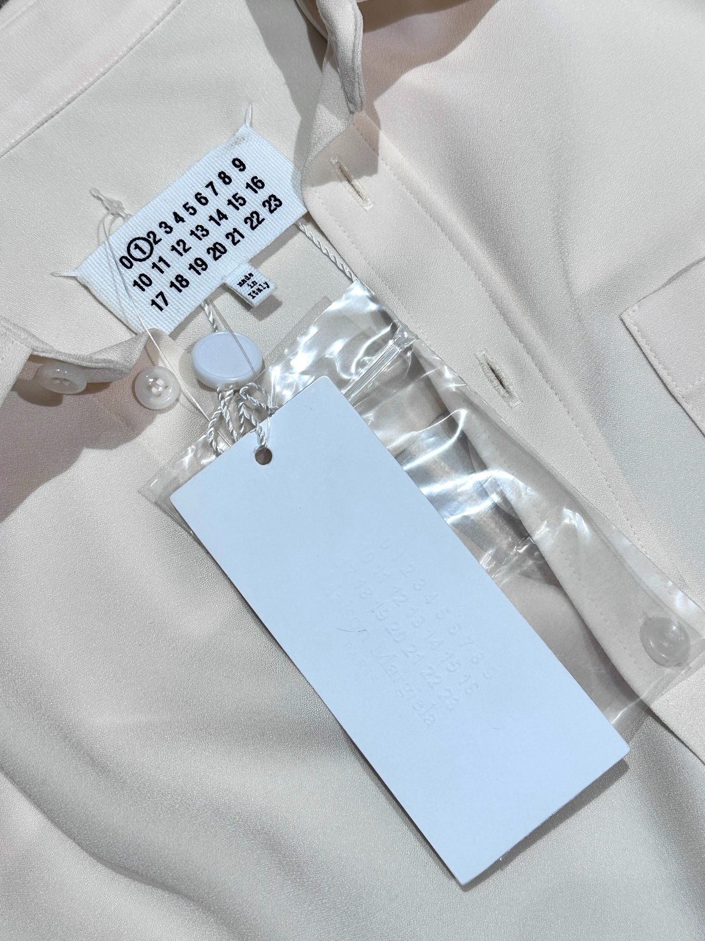 Maison Margiela Maison Margiela 2020SS Off-Shoulder Shirt Size S / US 4 / IT 40 - 7 Thumbnail