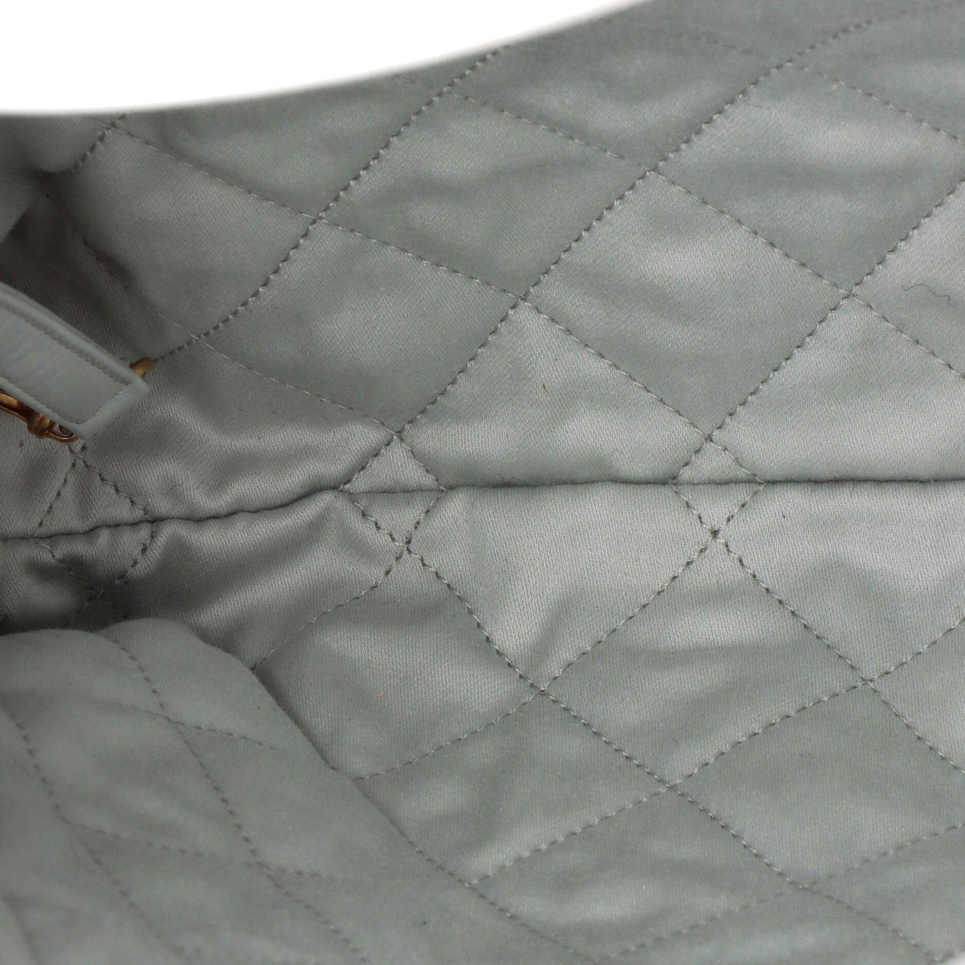 Chanel 22 Chain Backpack Quilted Calfskin Medium Size ONE SIZE - 4 Thumbnail